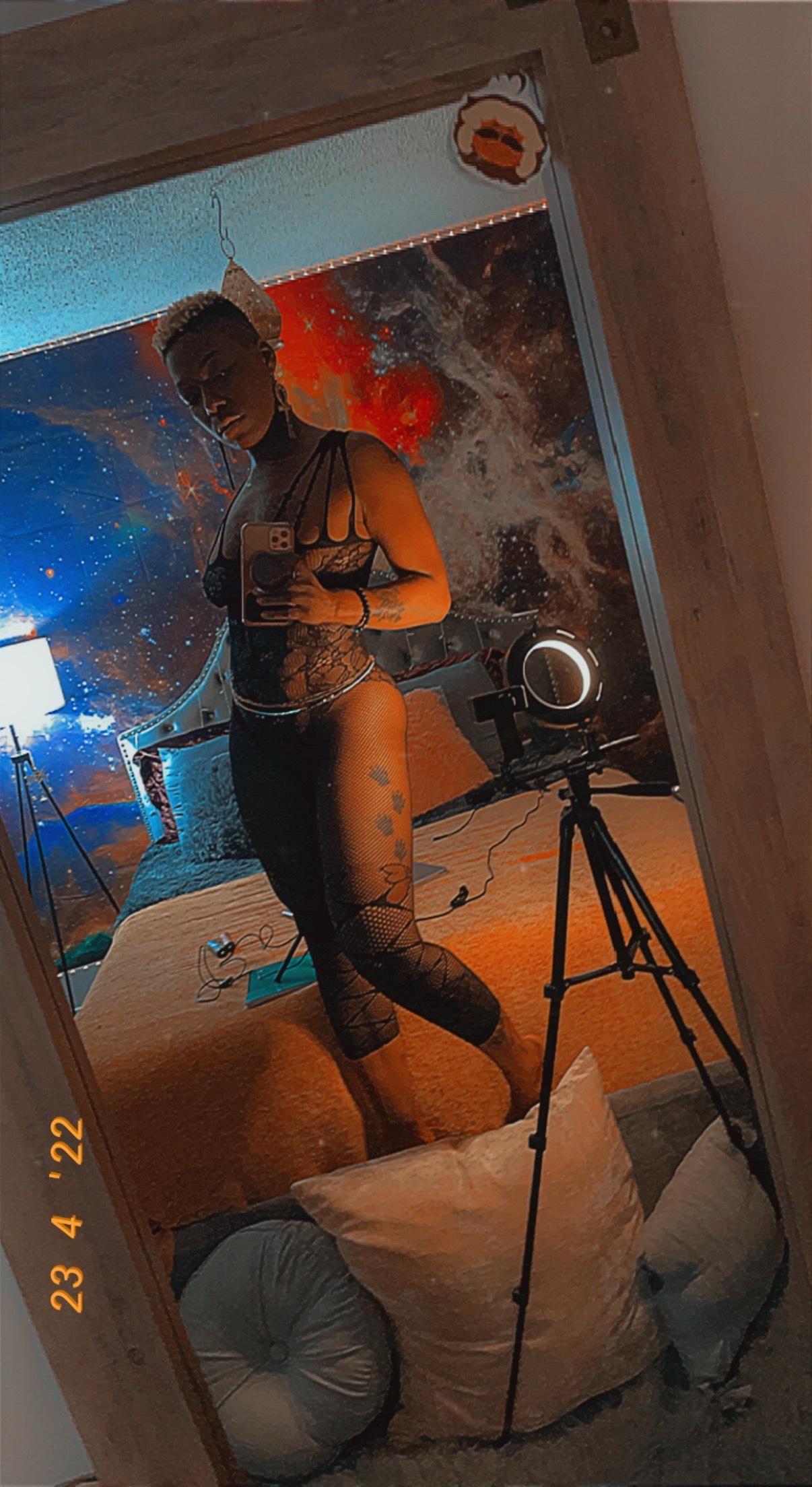 Santi Joy profile image