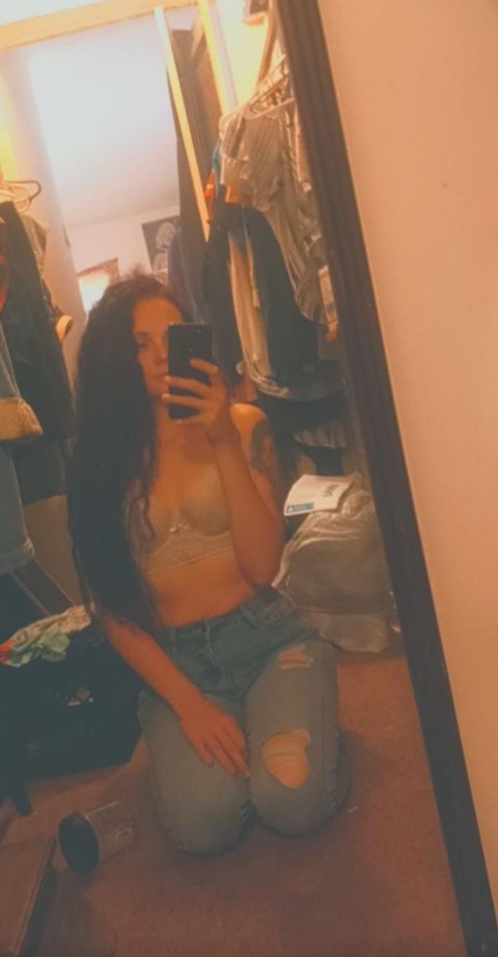 Selena profile image