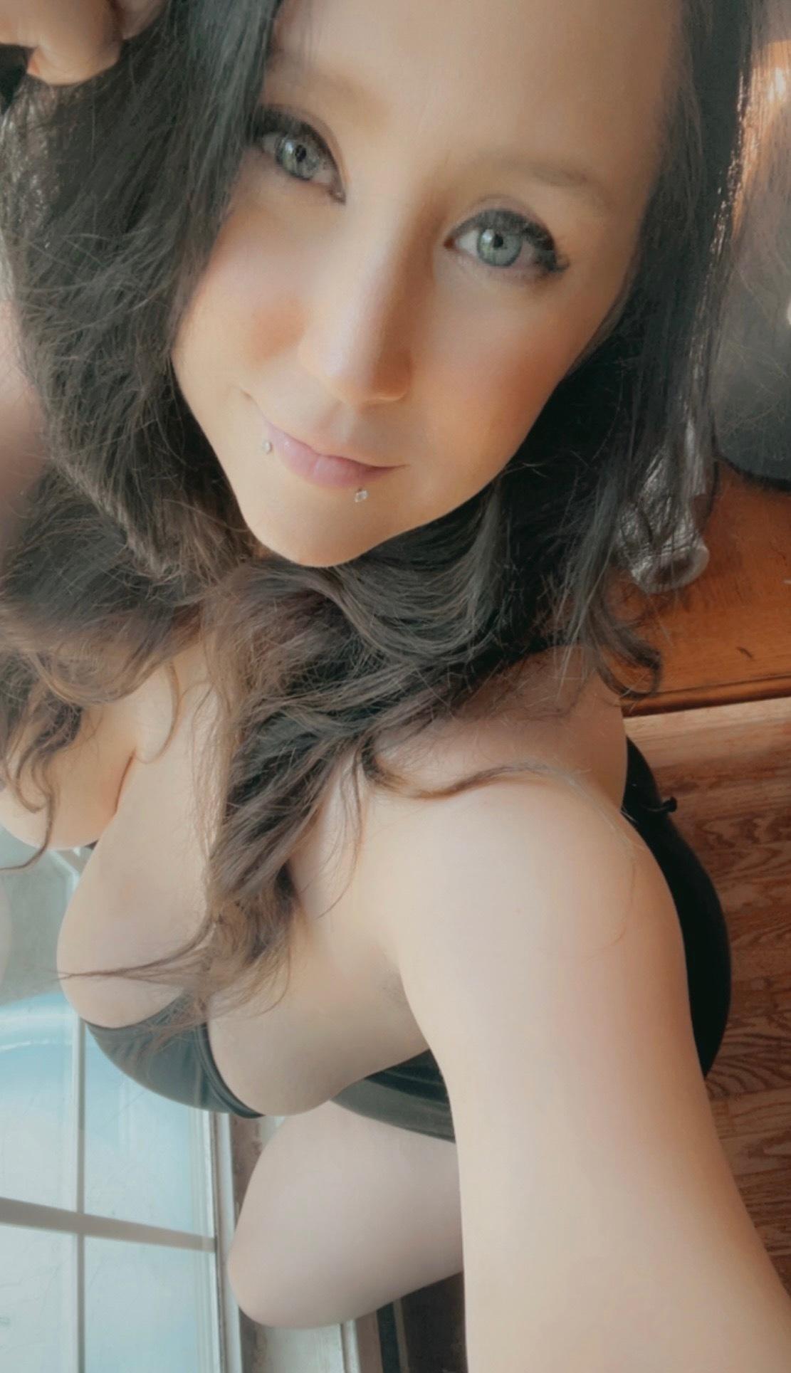 🖤 Glowy 🖤 profile image