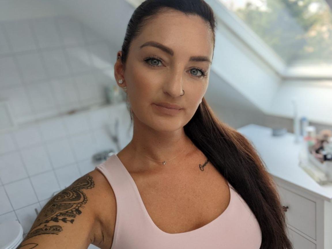 Lara_Lauren profile image