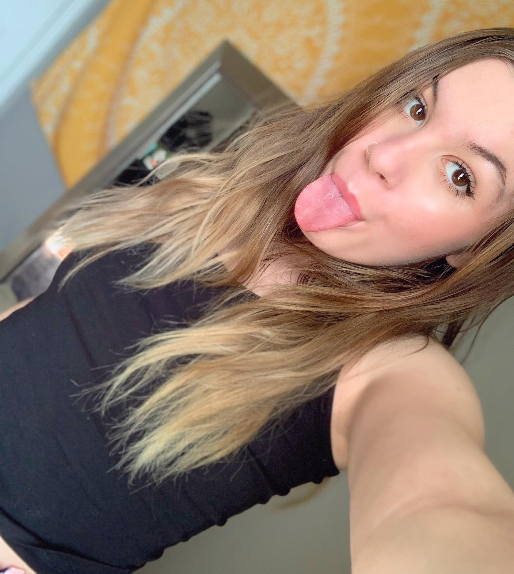 Pinkest pussy ever 💕 profile image