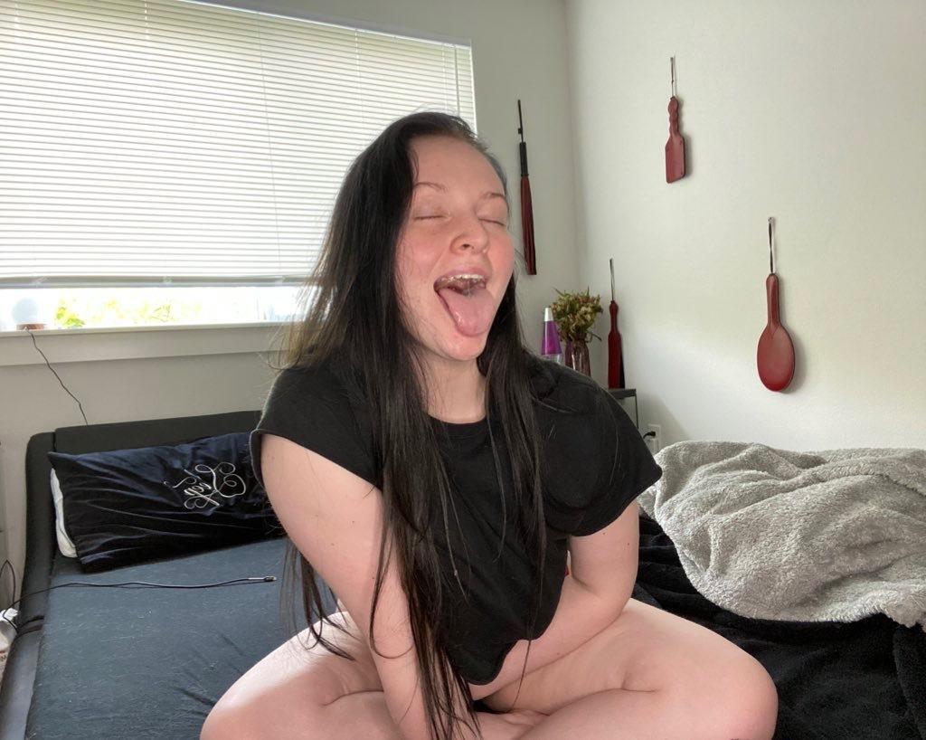 Shi 🖤 profile image