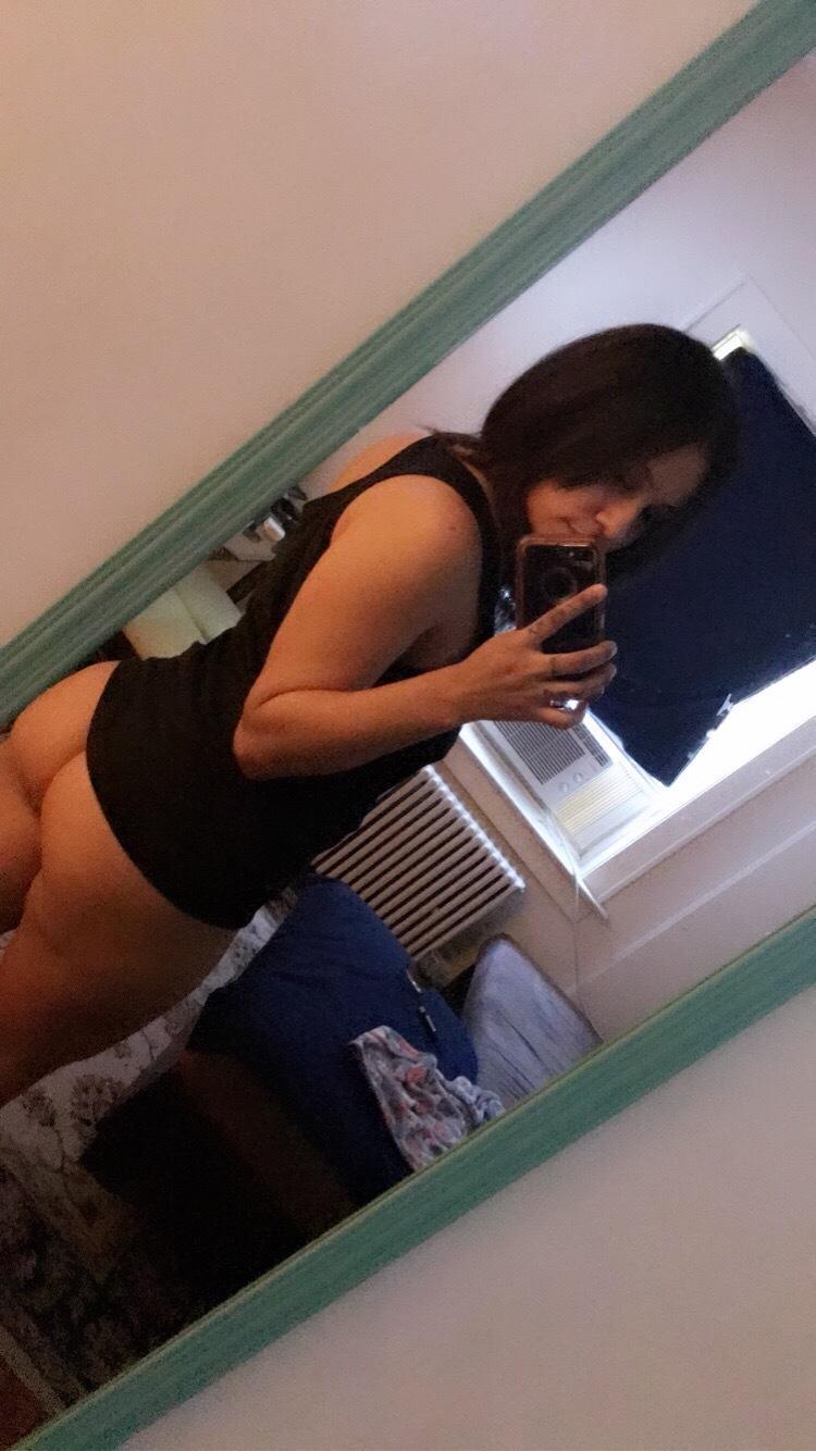 Wanda Flores profile image