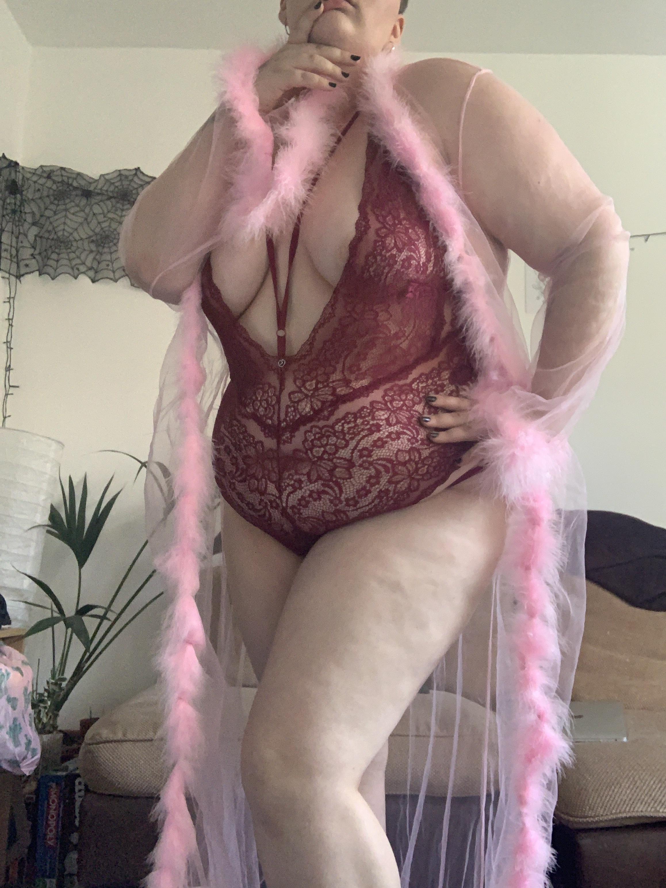 Mitzi W profile image