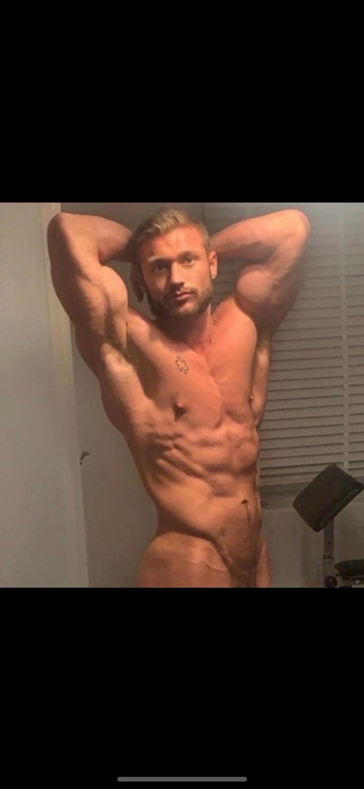 FoxxyTommy…🦊 profile image