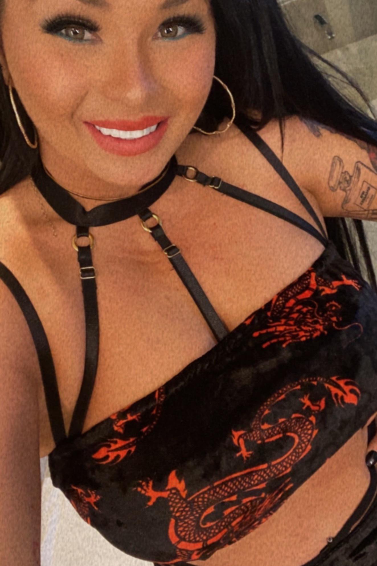 London Rose profile image