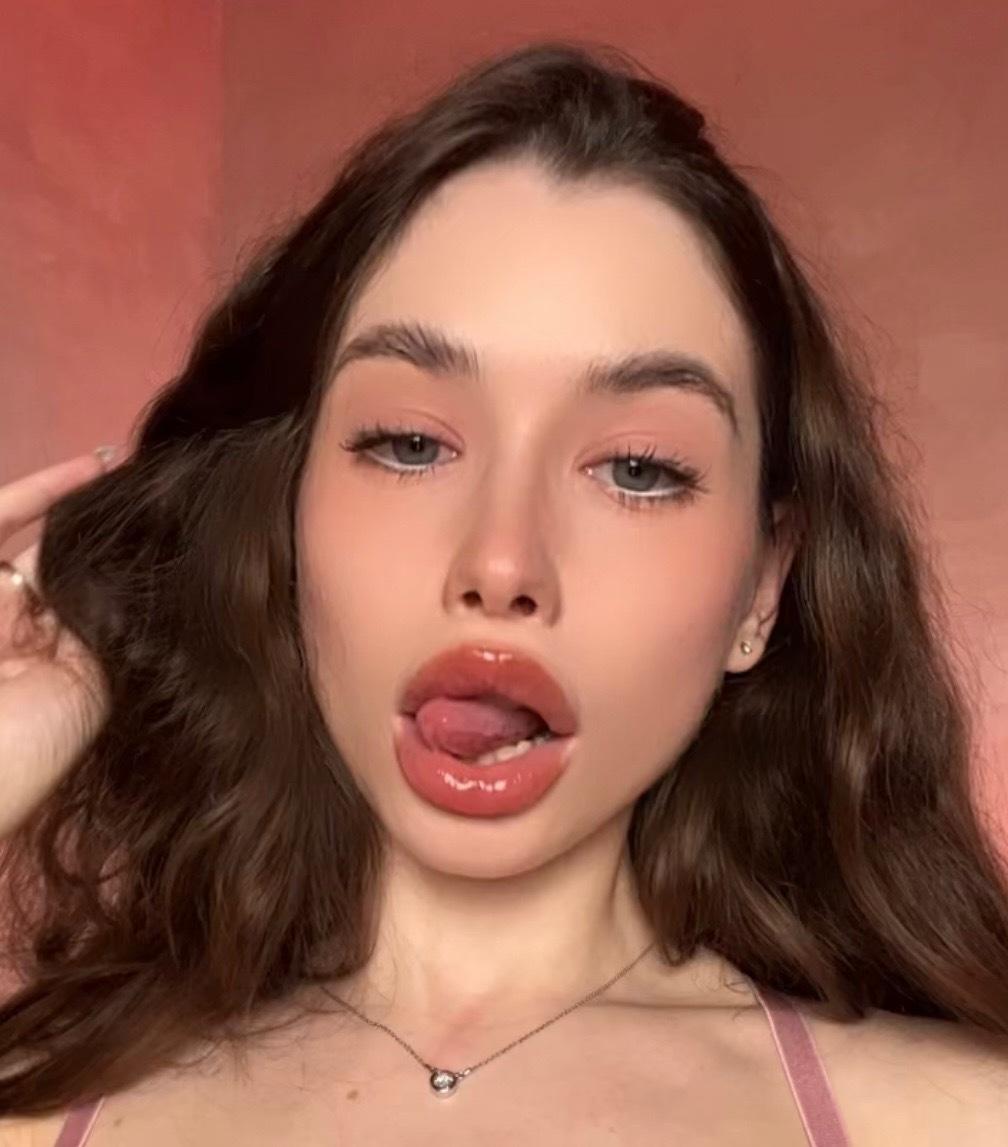 I`M ONLINE FOR VIDEOCALL NOW🍯🌿 profile image