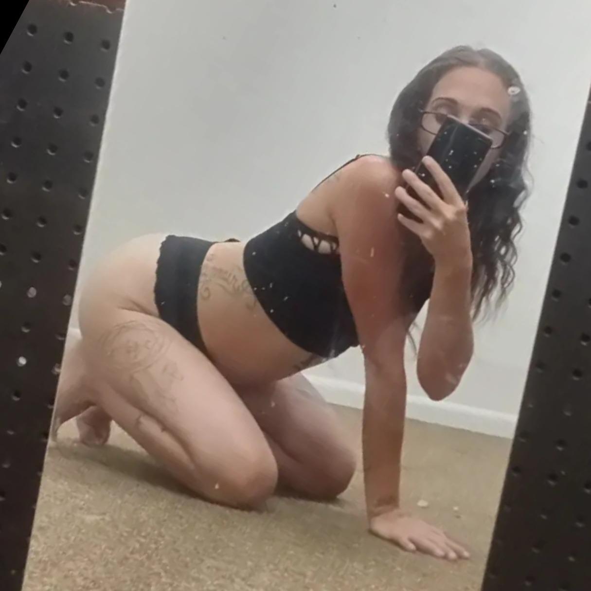 Dia.mondRose profile image