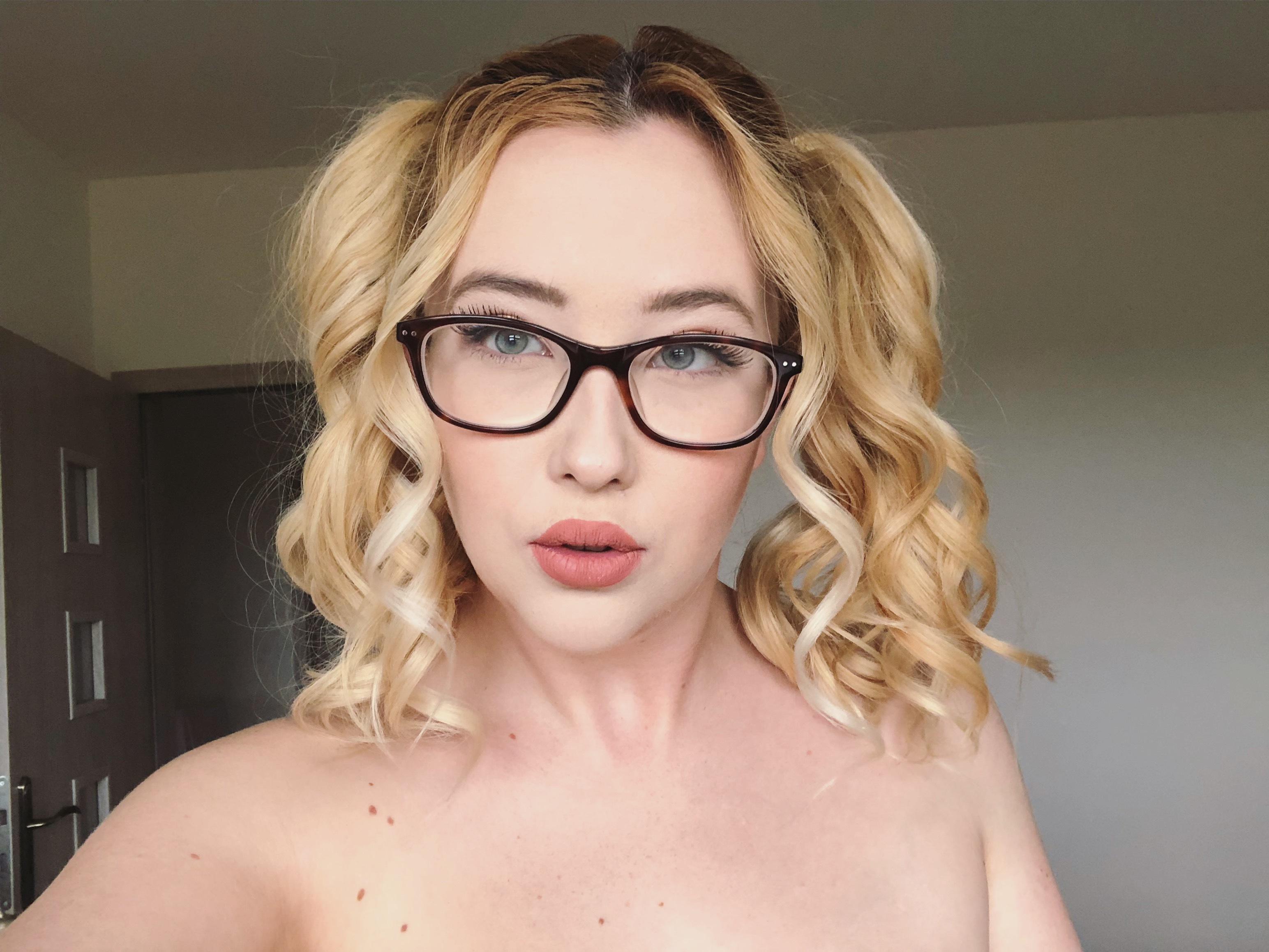 Samantha Rone 💜 profile image