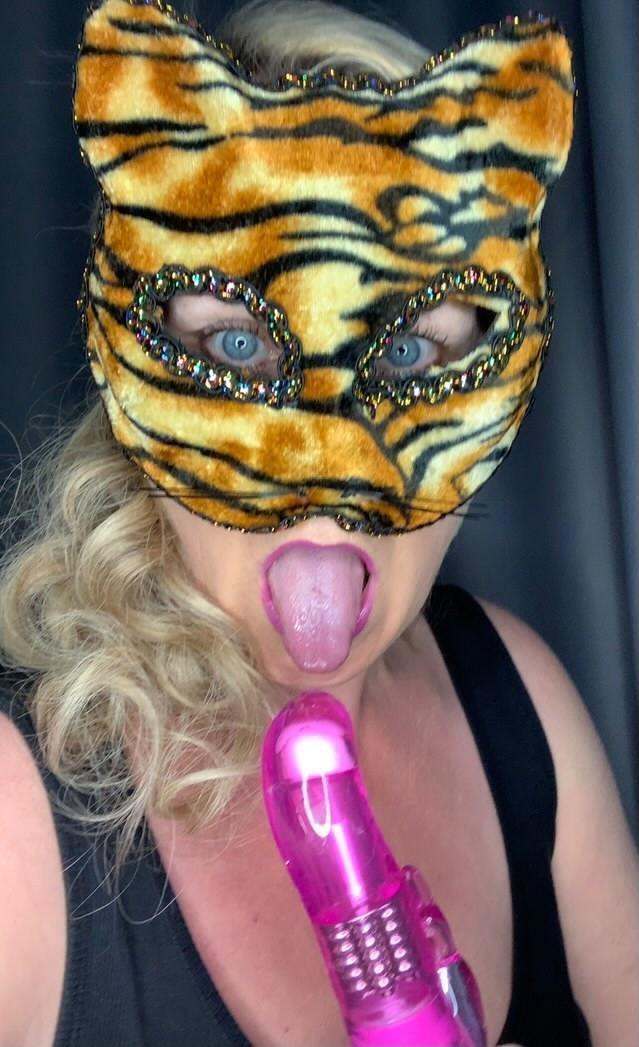 Goddess Cougar profile image