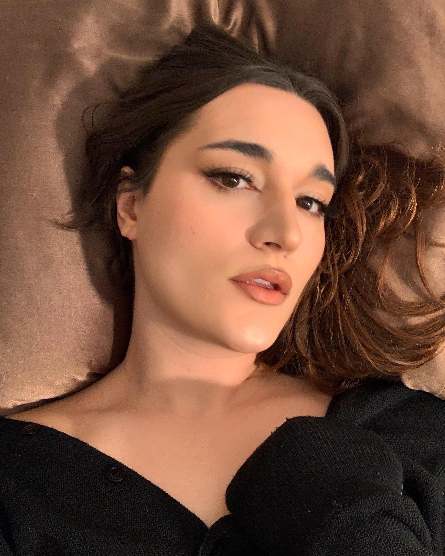 Eva Fox profile image