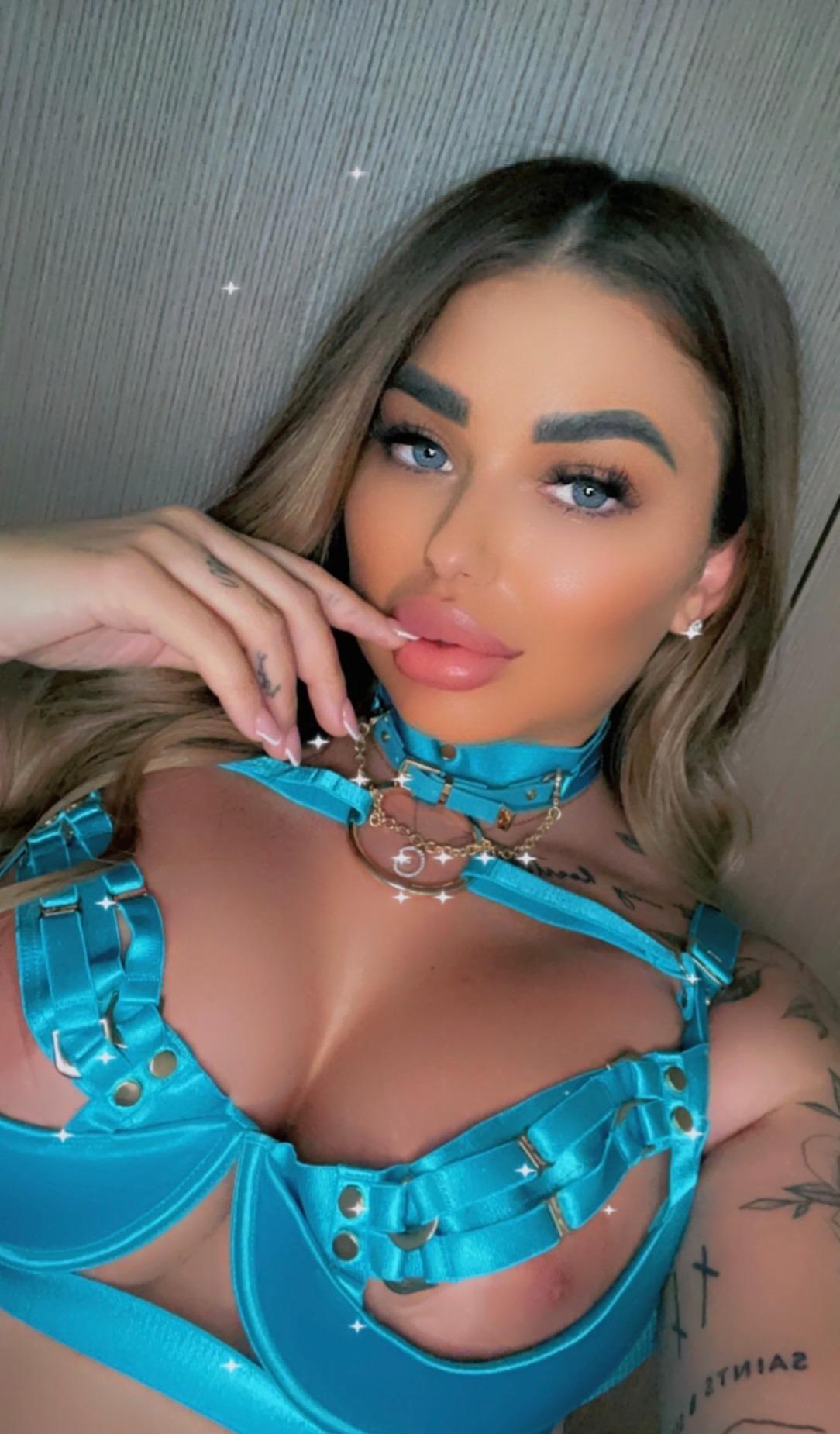 Curvy Tattooed Goddess profile image