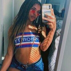 hot girl laur profile image