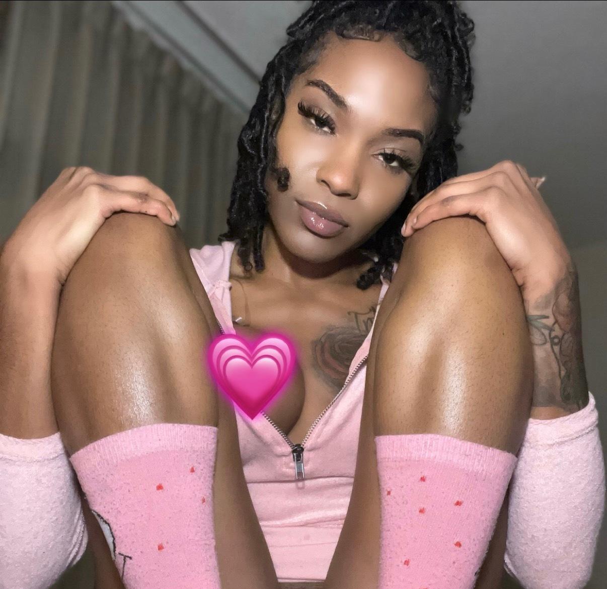 𝙿𝚛𝚎𝚝𝚝𝚢 𝙿𝚒𝚎𝚛𝚌𝚎𝚍 & 𝙿𝚎𝚝𝚒𝚝𝚎💕 profile image