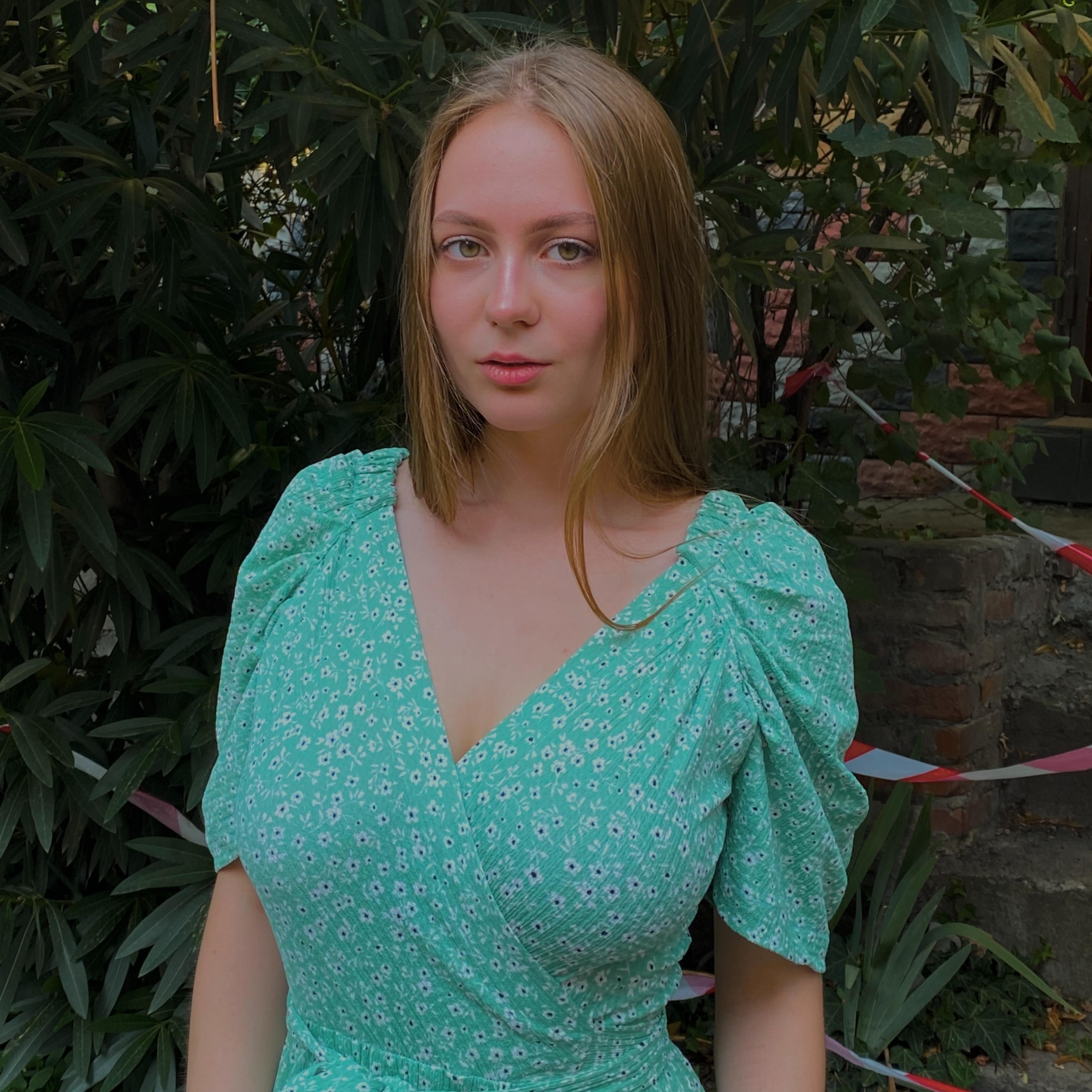 Lou Jeen 🔥 profile image