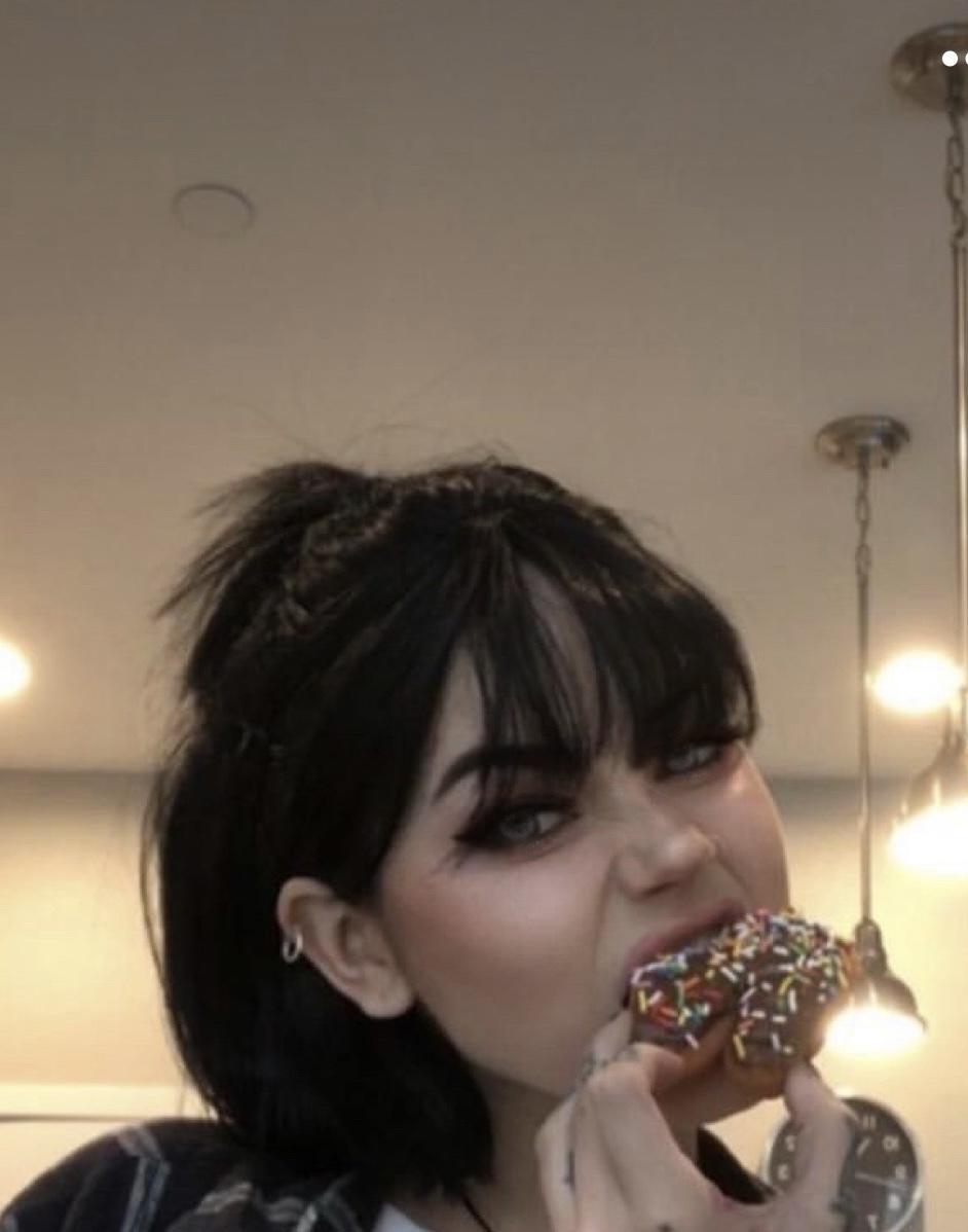 LilyJanee profile image