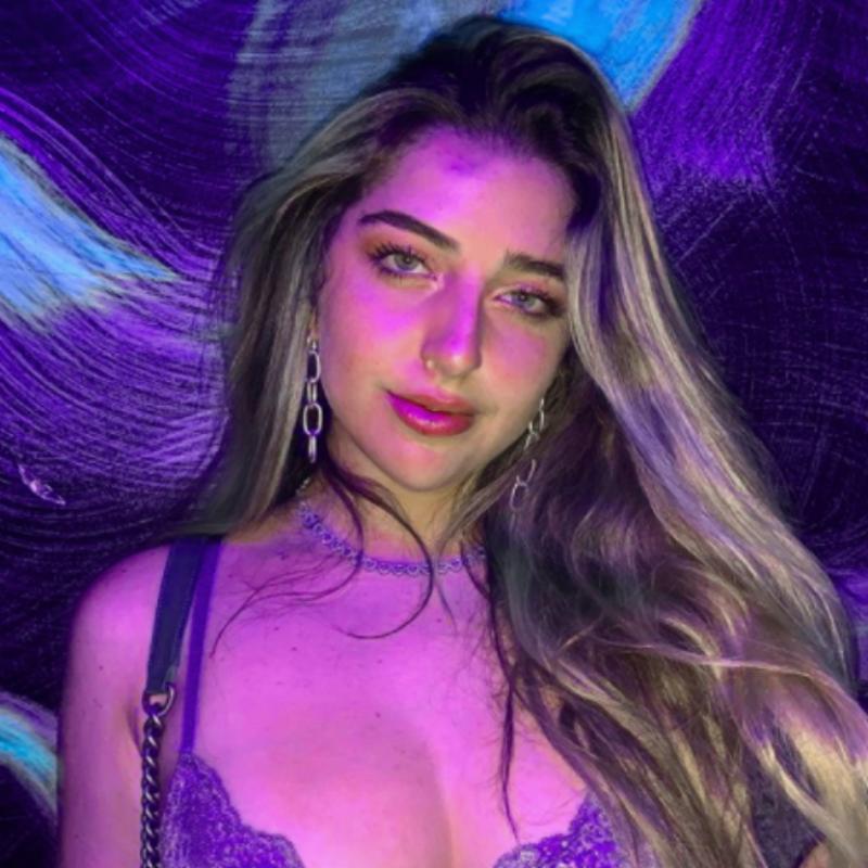 Lindsay Blake 😈✨ profile image