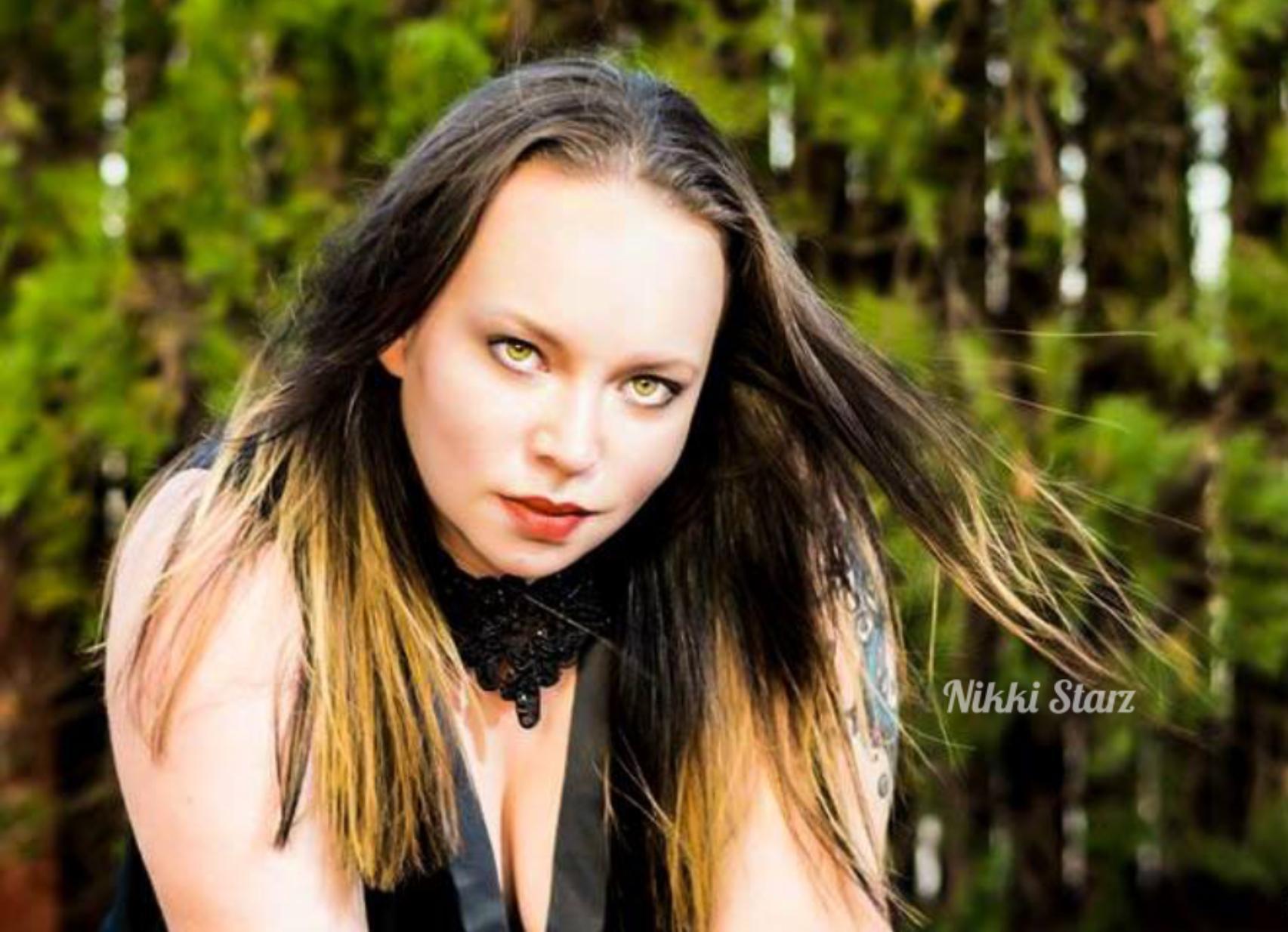 Nikki Starz (custom info in bio) profile image