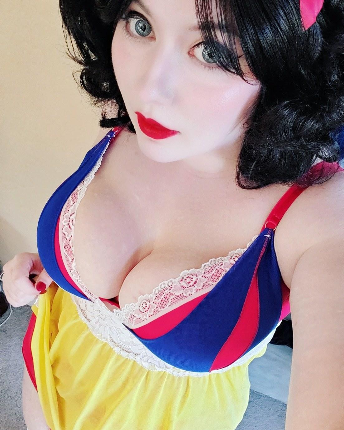 Violet SinClaire profile image