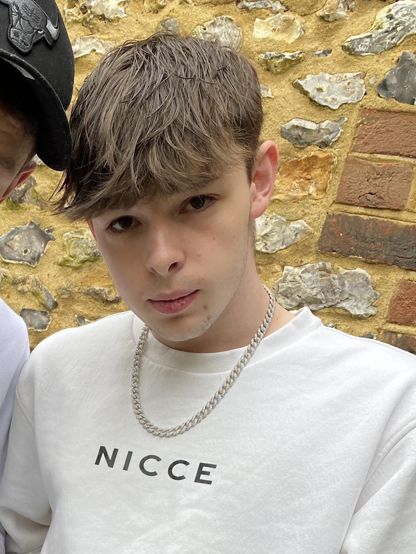 twinkguy profile image