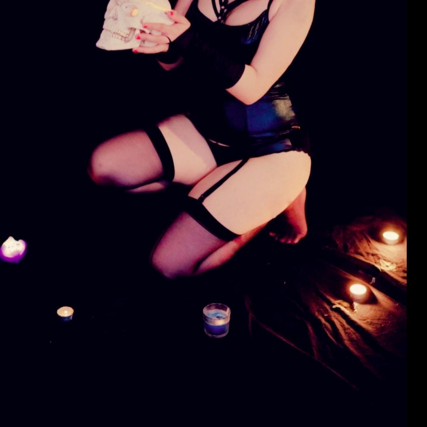 Ophelia Darkbloom profile image