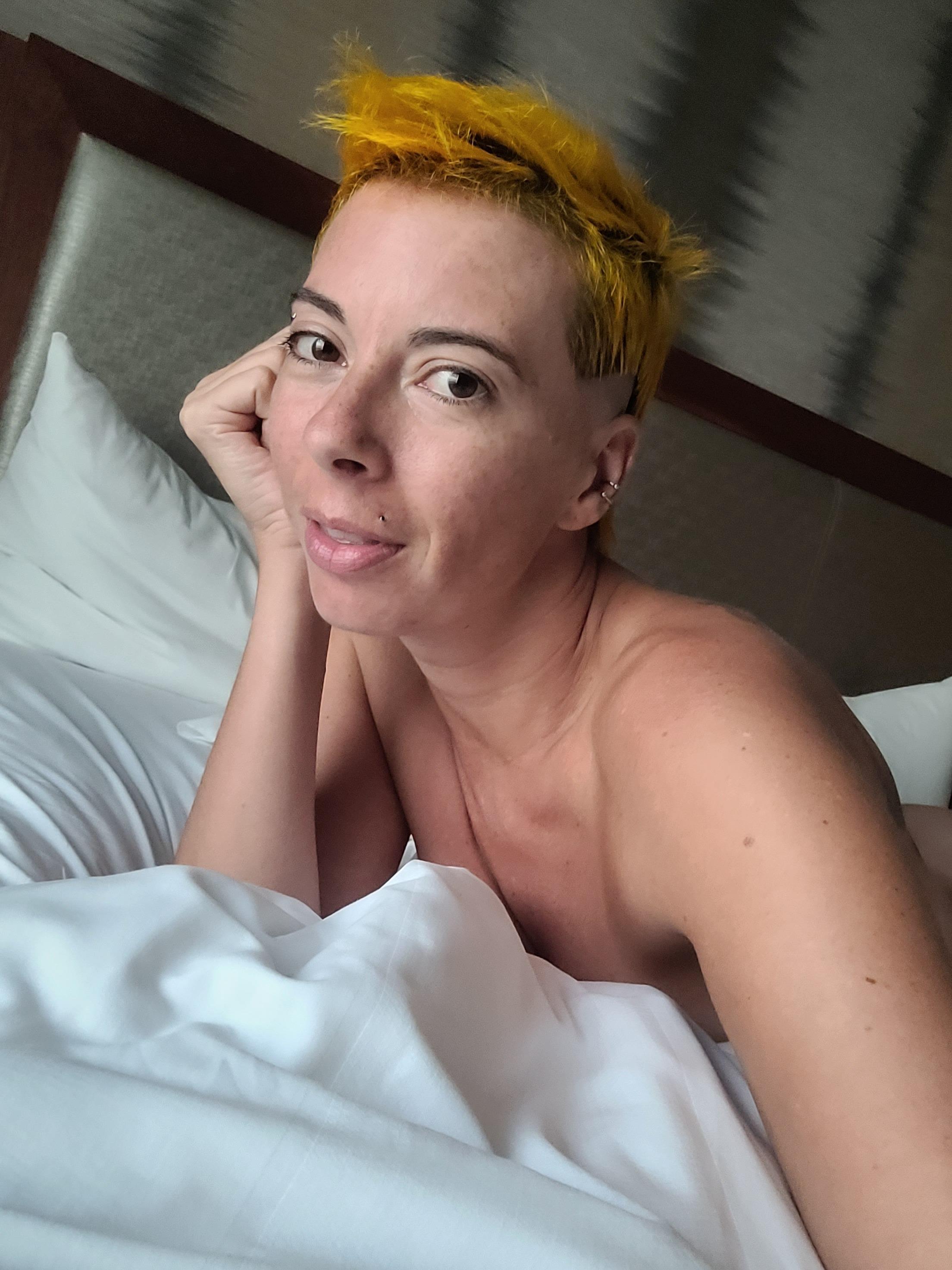 Roxy Renee profile image