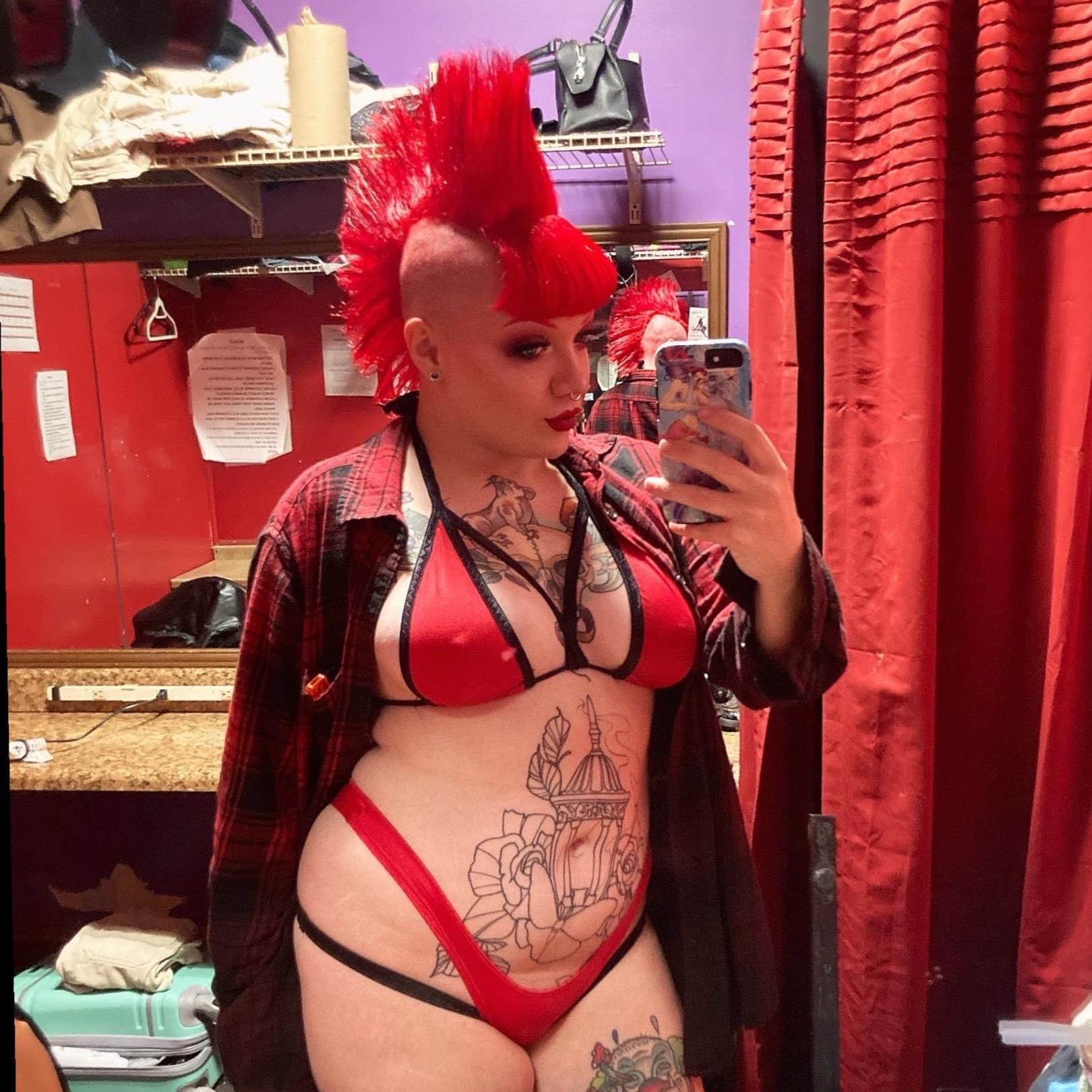 𝕭𝖆𝖙𝖙𝖞🦇 profile image