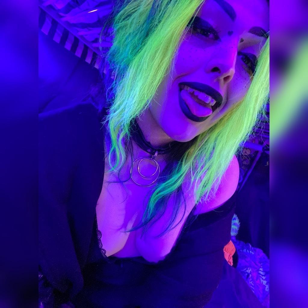 𖤐Small Titty Goth GF𖤐 profile image