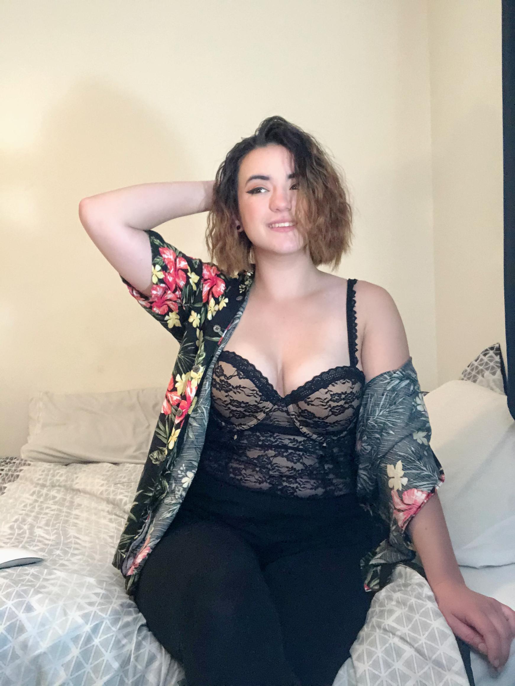 Ellie White profile image