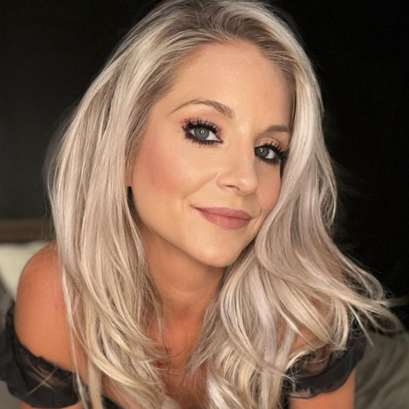 Vesper Violet profile image