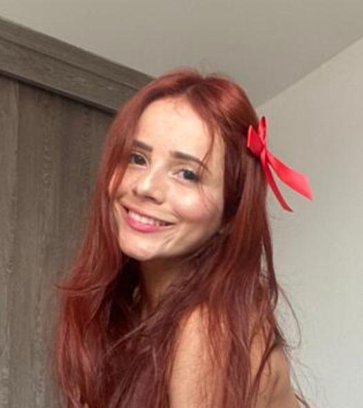 Eve Rouge 🌹 TINY RED E-GIRL 🌹 profile image