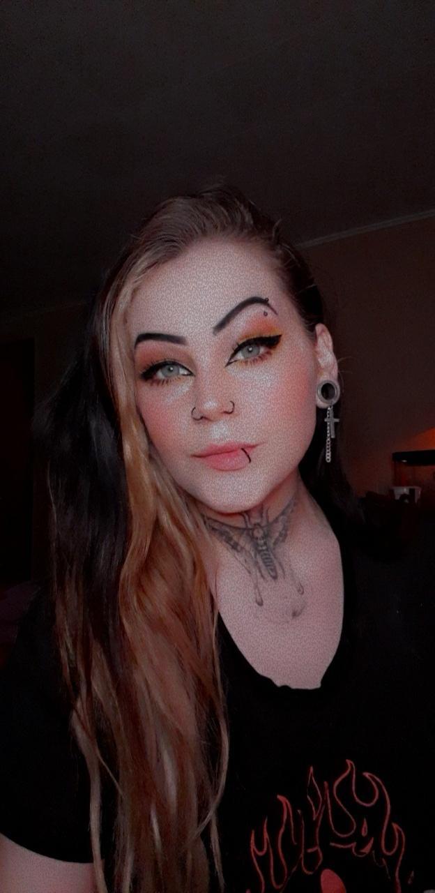 Lezzy Hotmess profile image