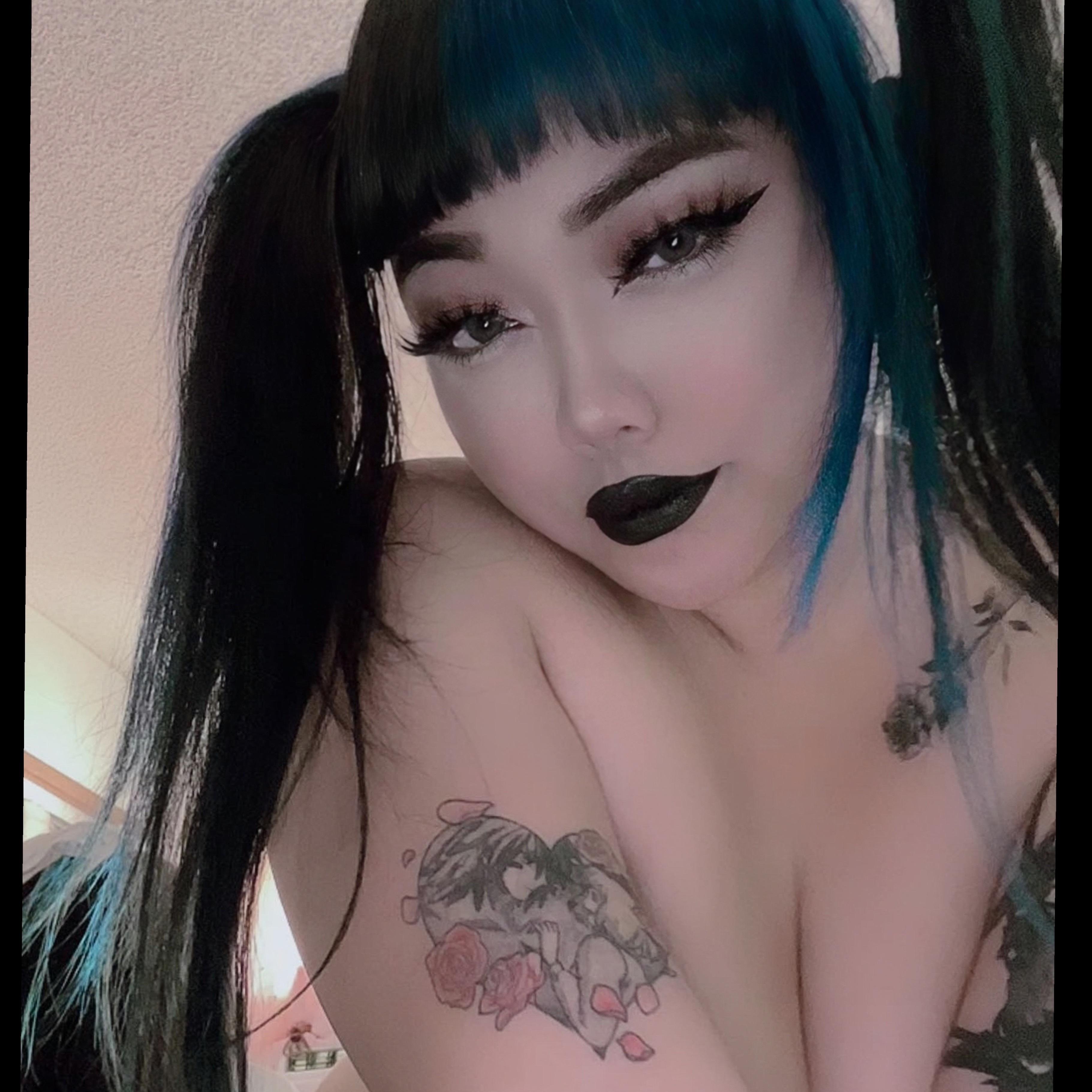 𝙃𝙊𝙍𝙉𝙔 𝙃𝘼𝙇𝙇𝙊𝙒𝙀𝙀𝙉🎃👻💦 profile image