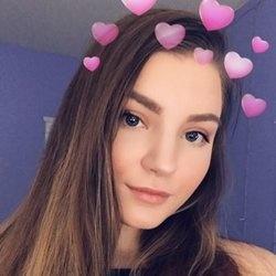 melanie profile image