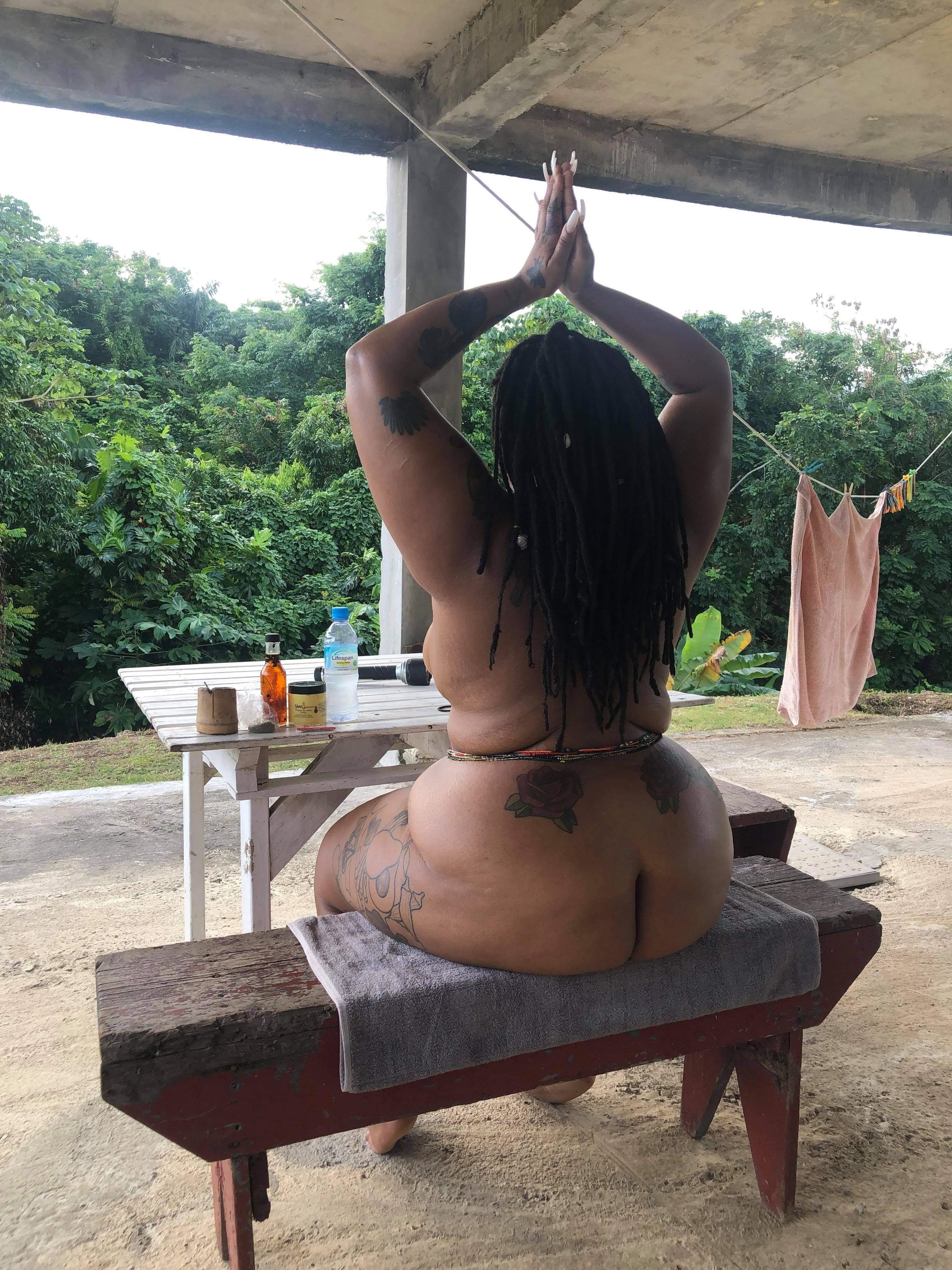 PineappleMonet profile image