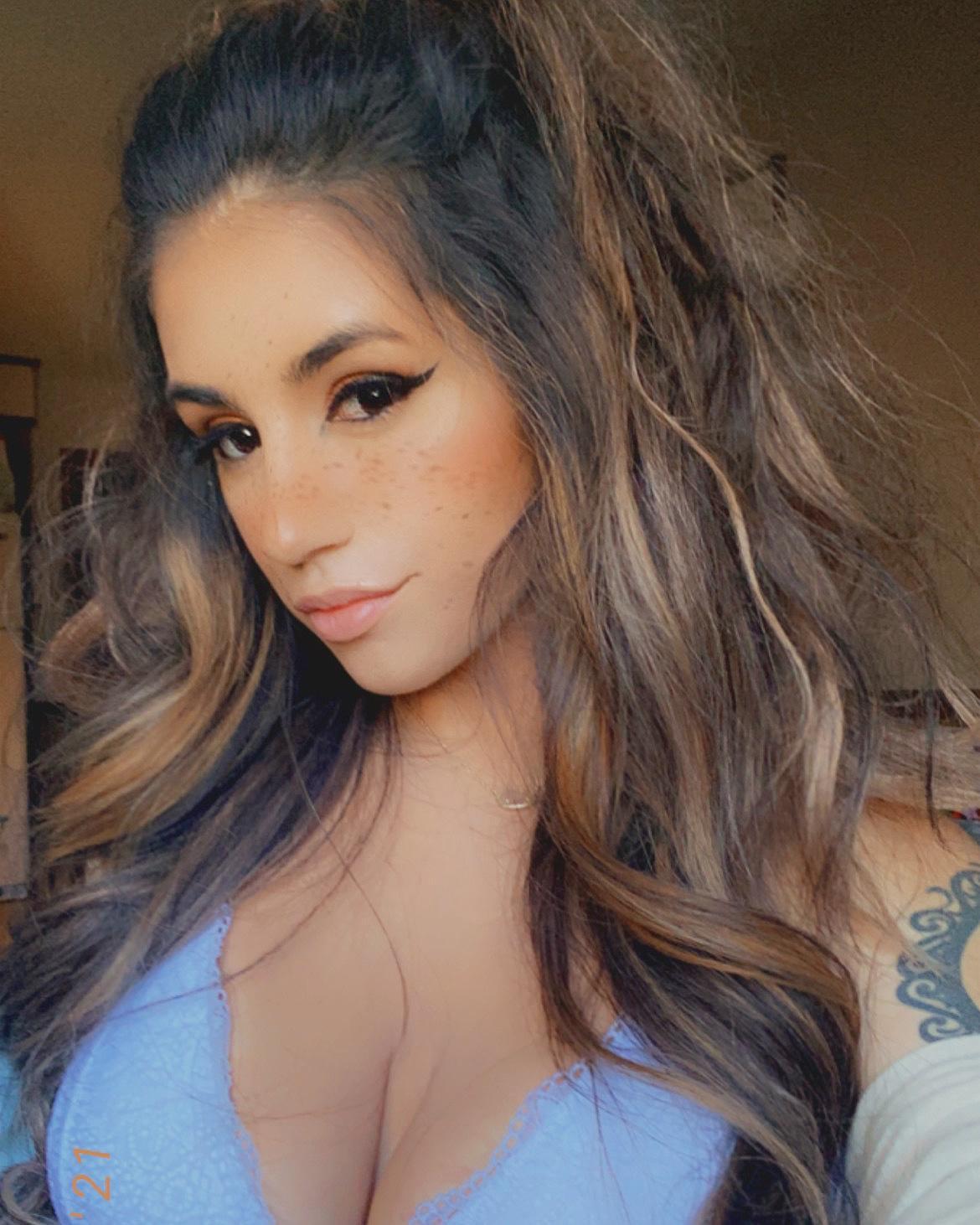 Lux Marie profile image