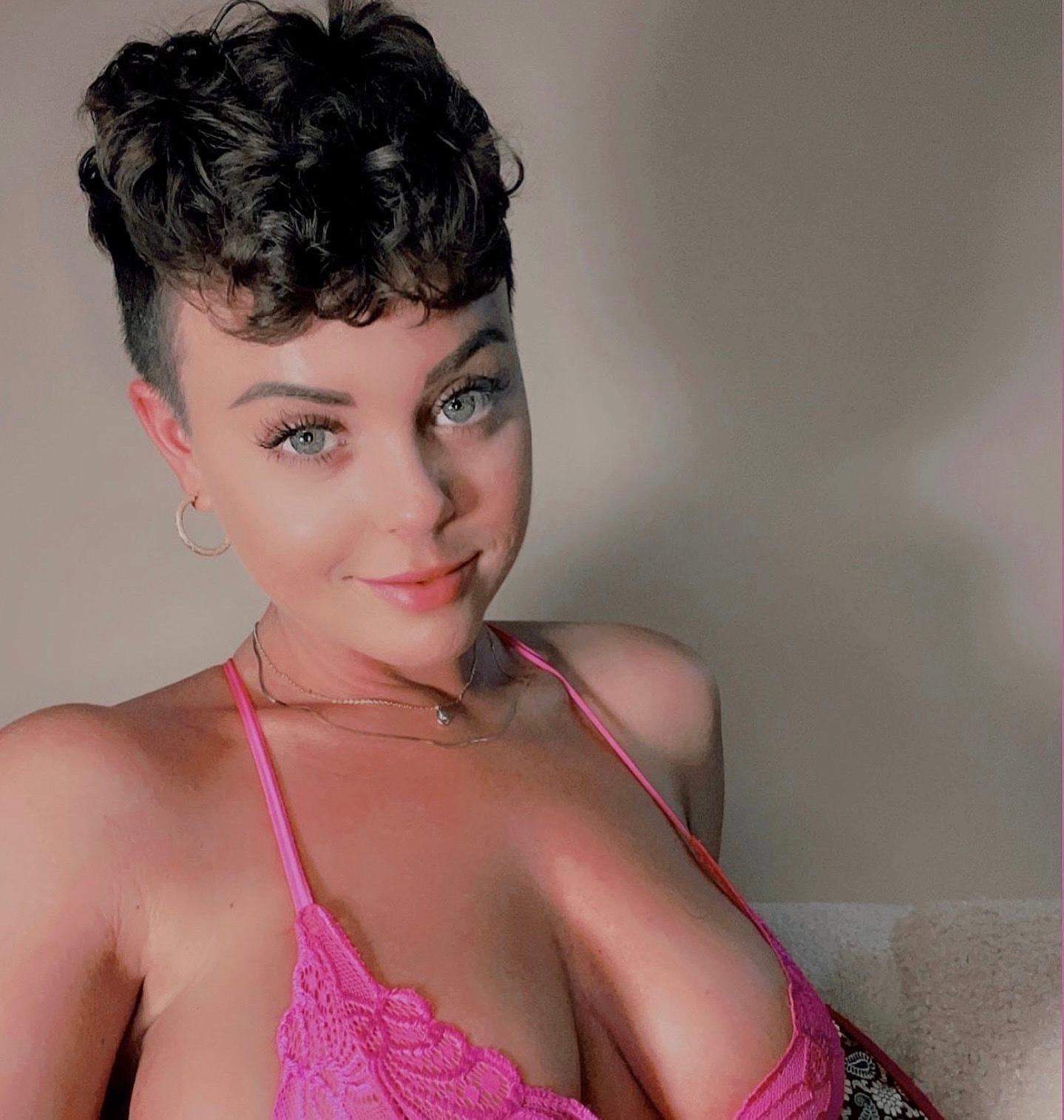 Rahyndee James profile image