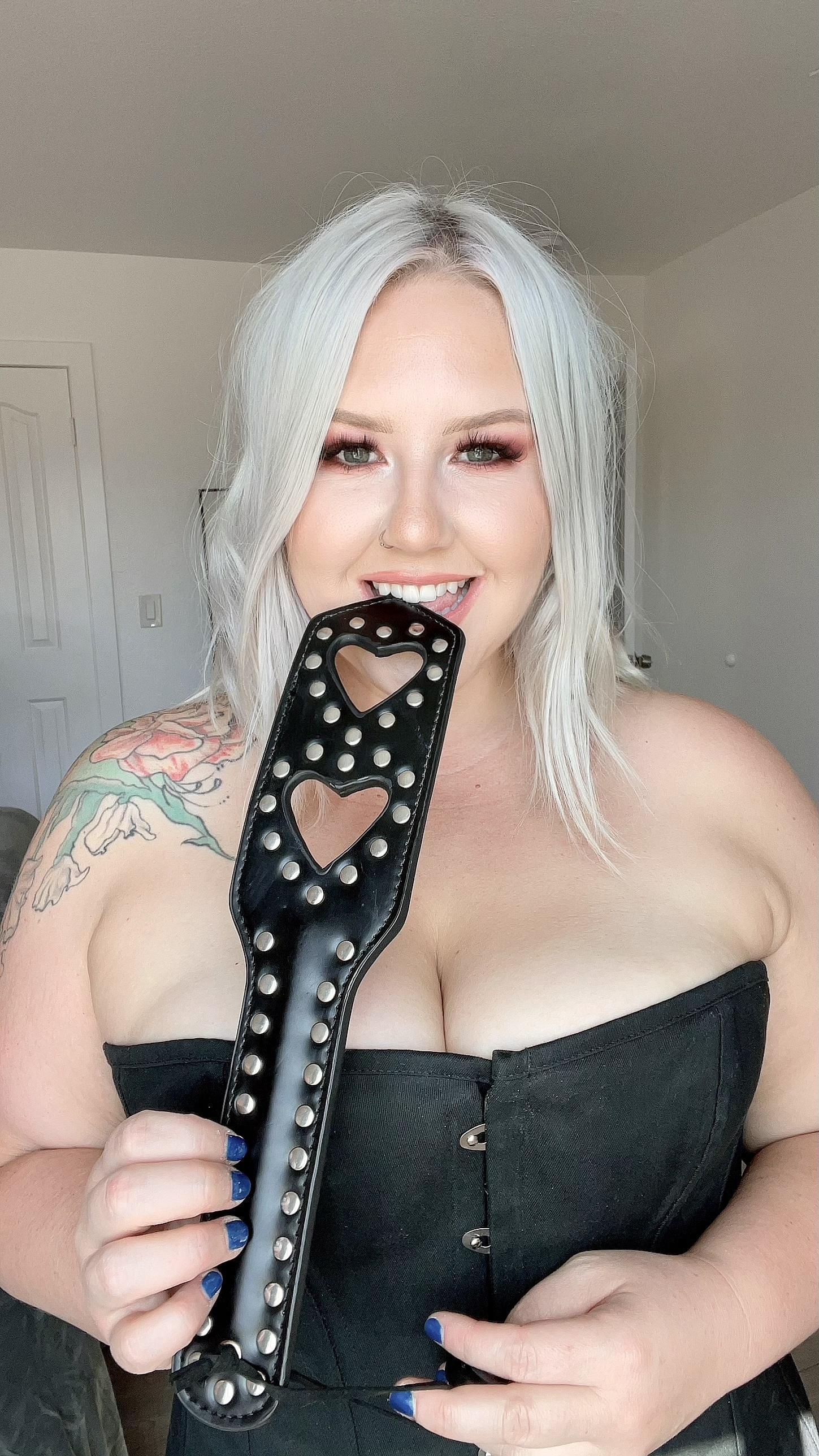 🅵🆁🅴🅴 𝑽𝒊𝒐𝒍𝒆𝒕 𝑿𝑿𝑿 profile image