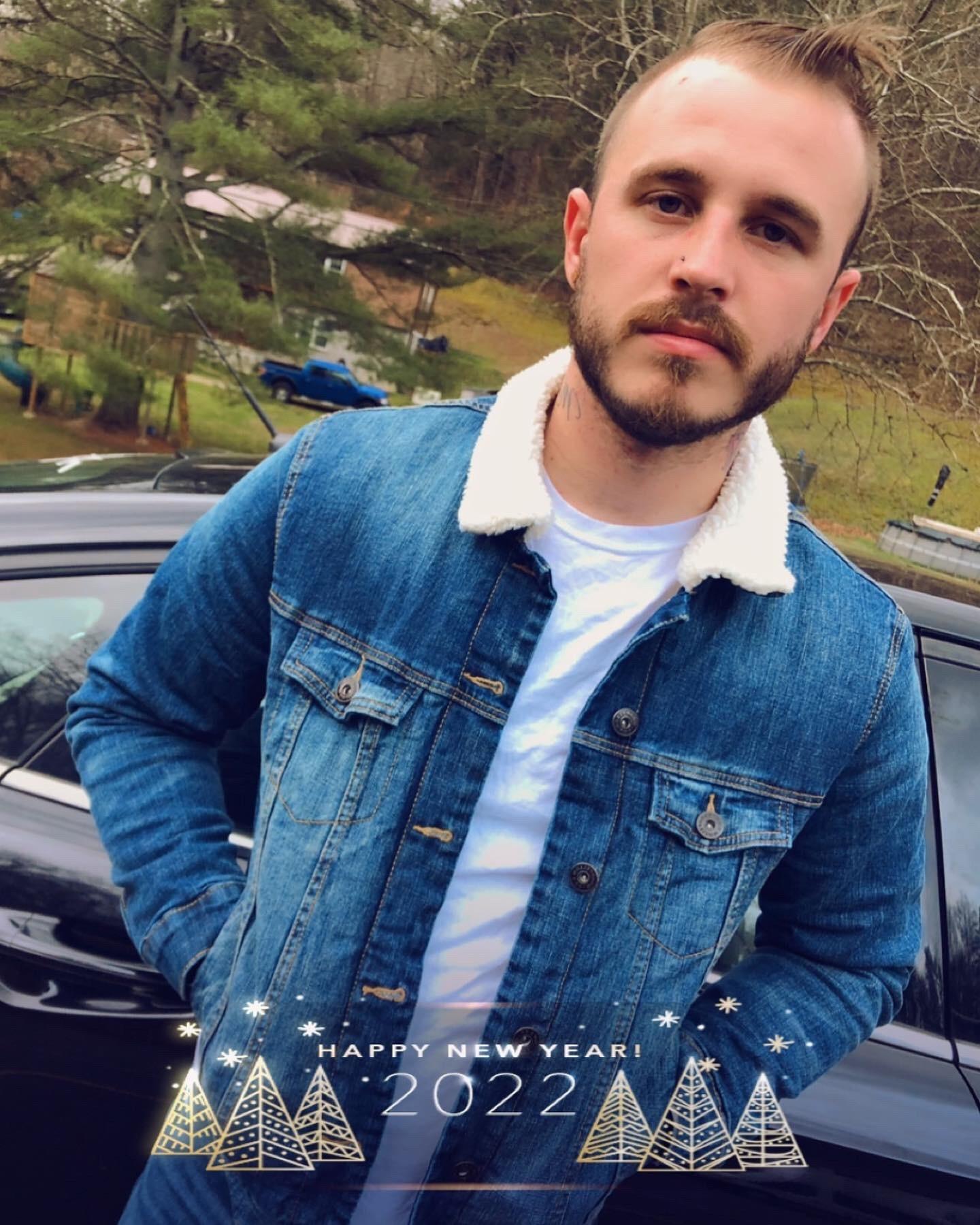 Maxxwellglizzy profile image