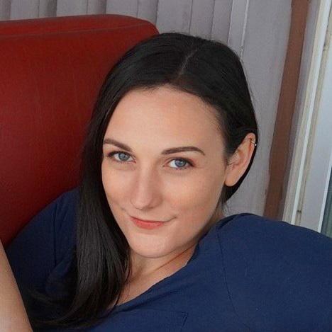 Clara Dee profile image