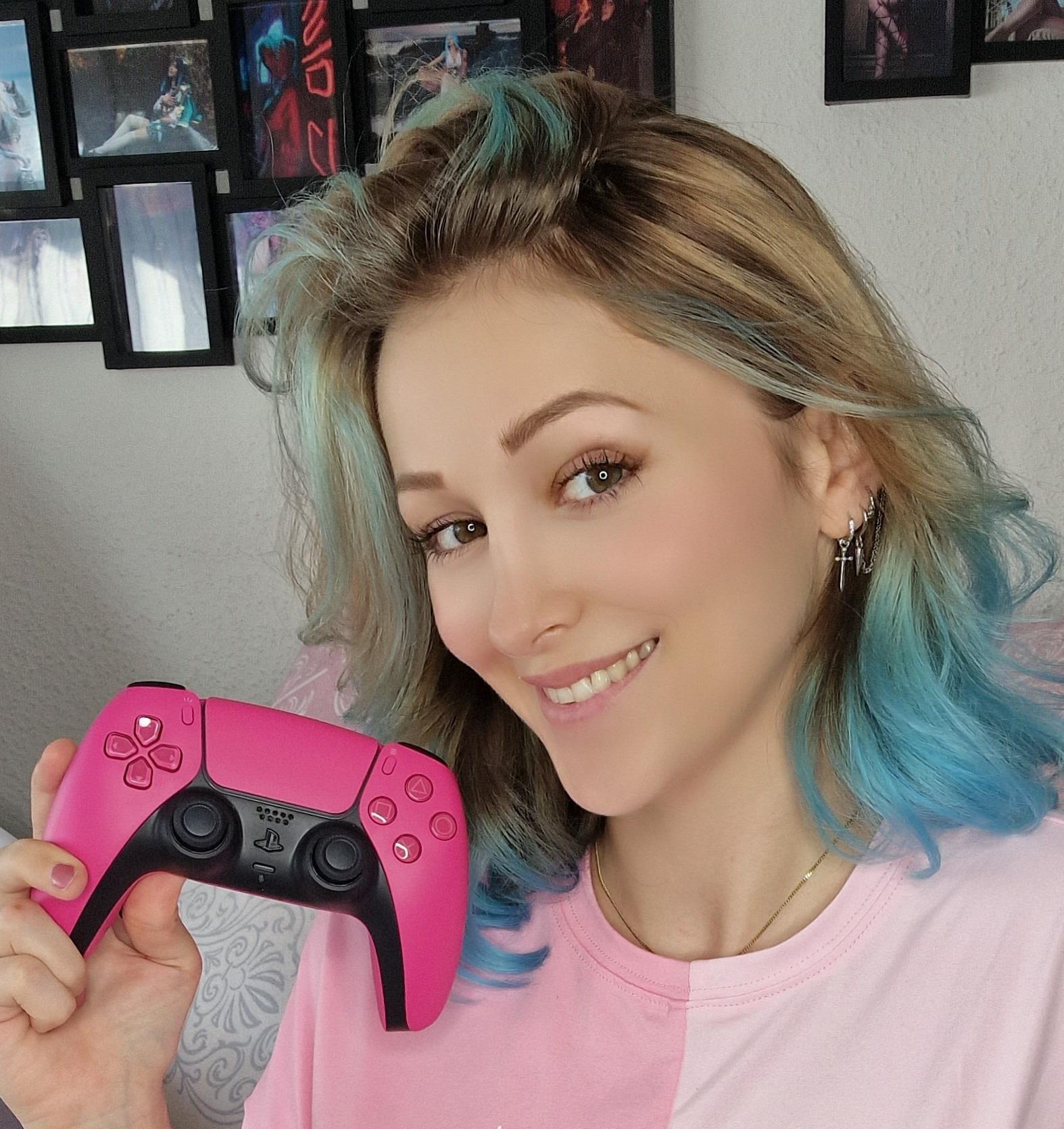 Sue💕🇩🇪&🇬🇧 profile image