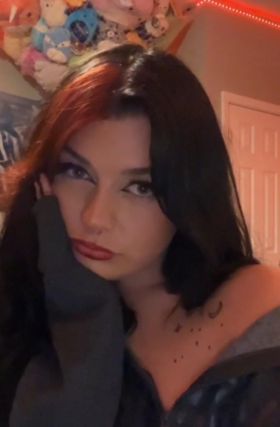 Lauraa 🔌 profile image