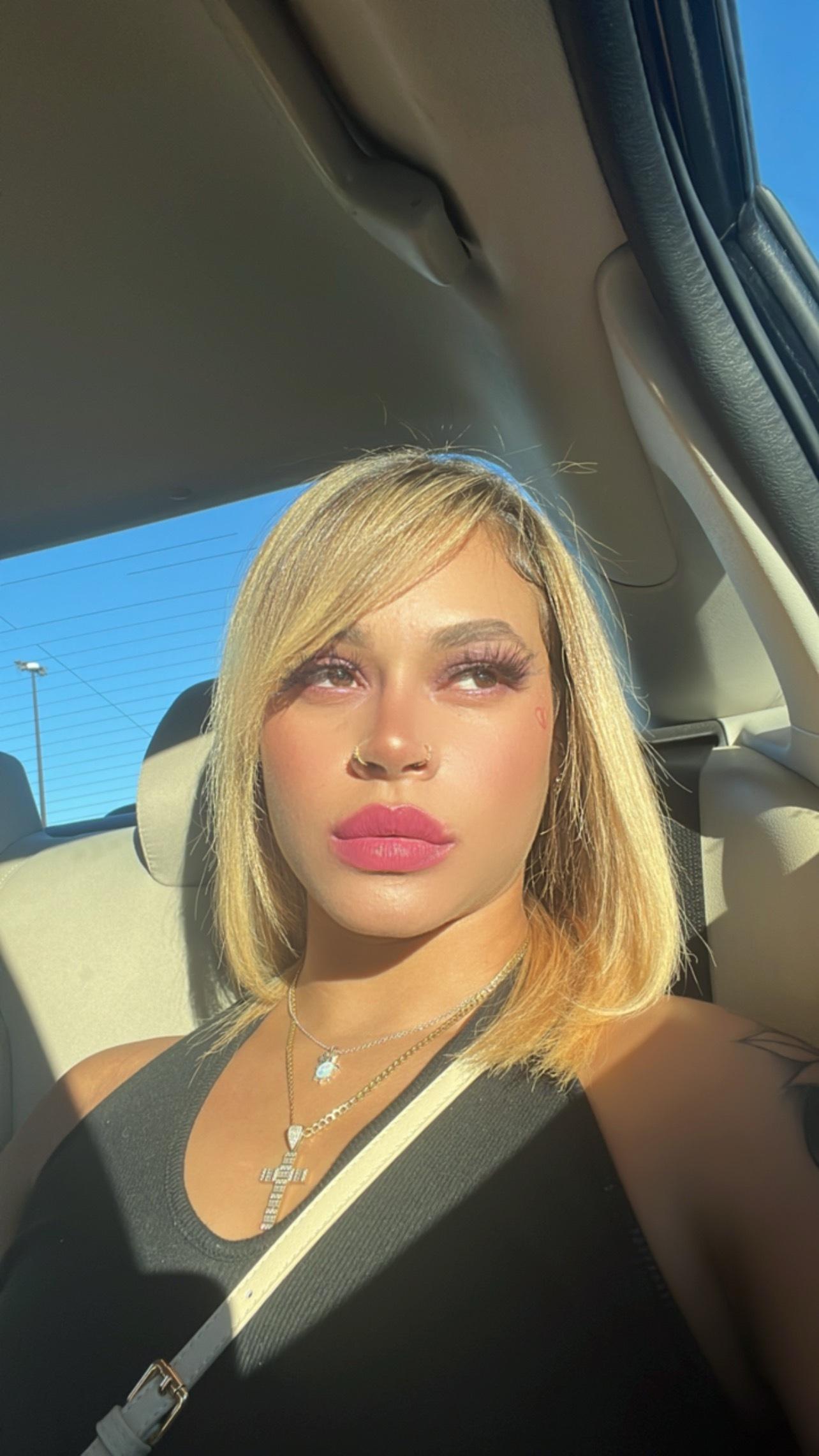 H O N E Y 🍯 profile image