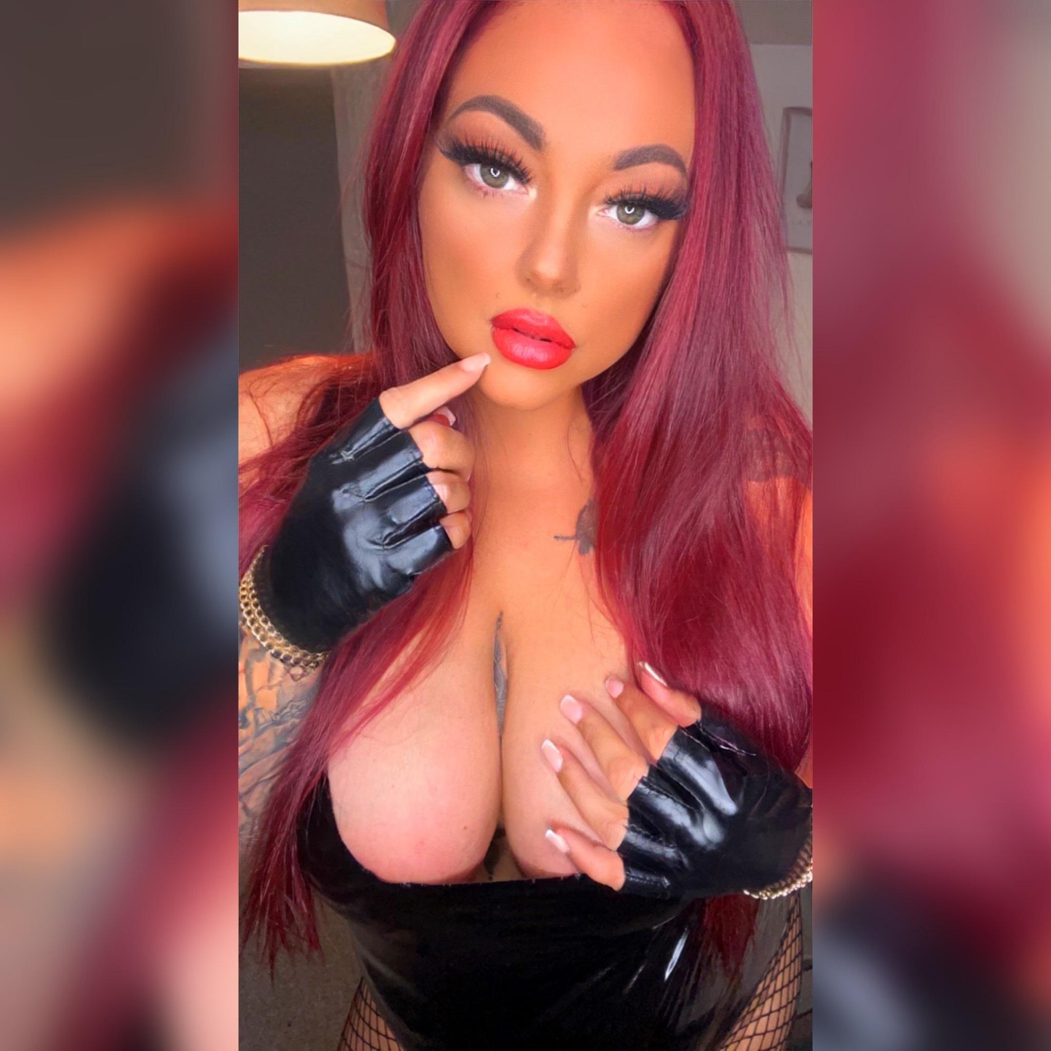 🟢 𝕂𝕚𝕜𝕚 🖤 ULTIMATE HEAD F#CK 🤯 profile image