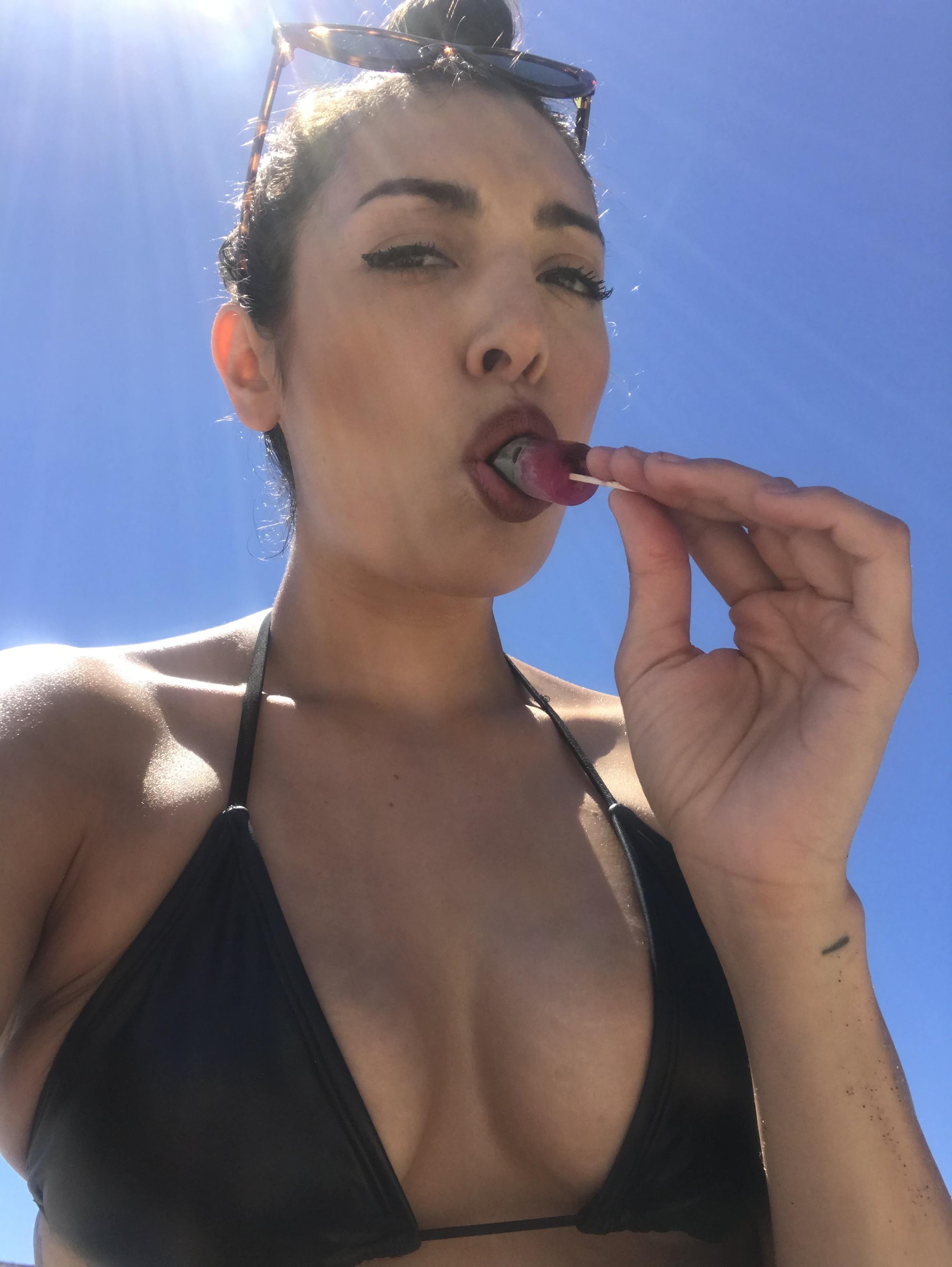 Mia Mirrors profile image