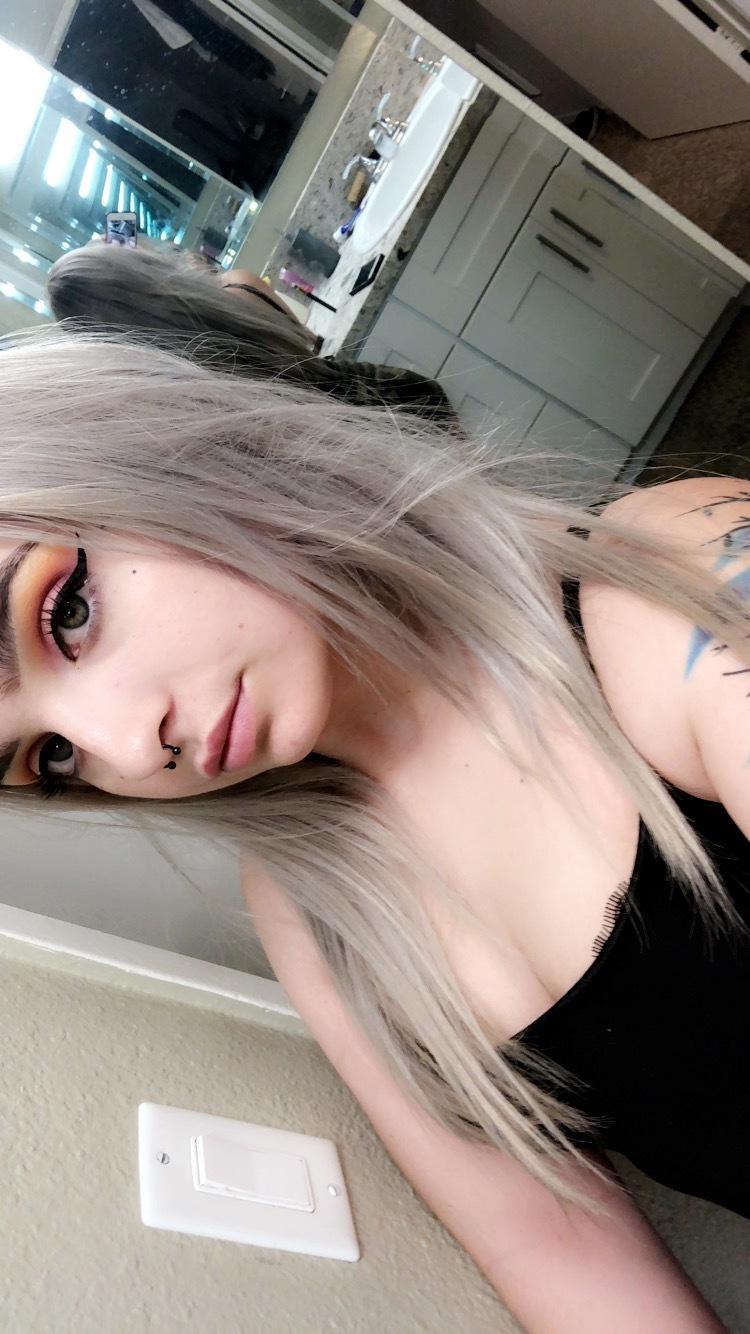 CheekyWahmen profile image