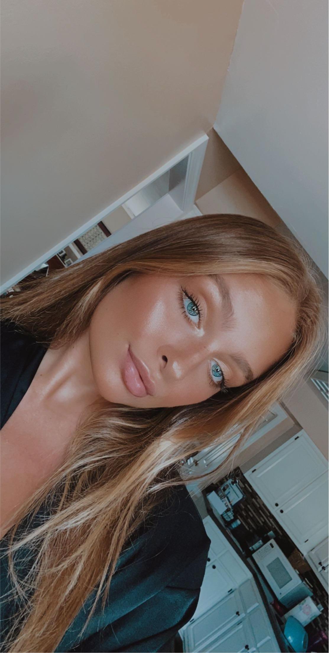 loridaa profile image