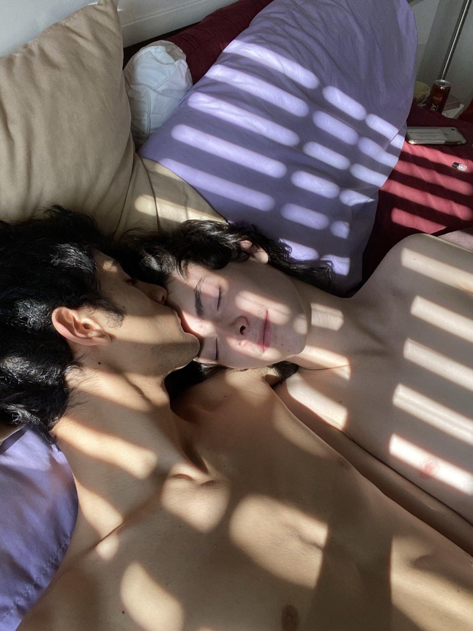 Santi & Axel profile image