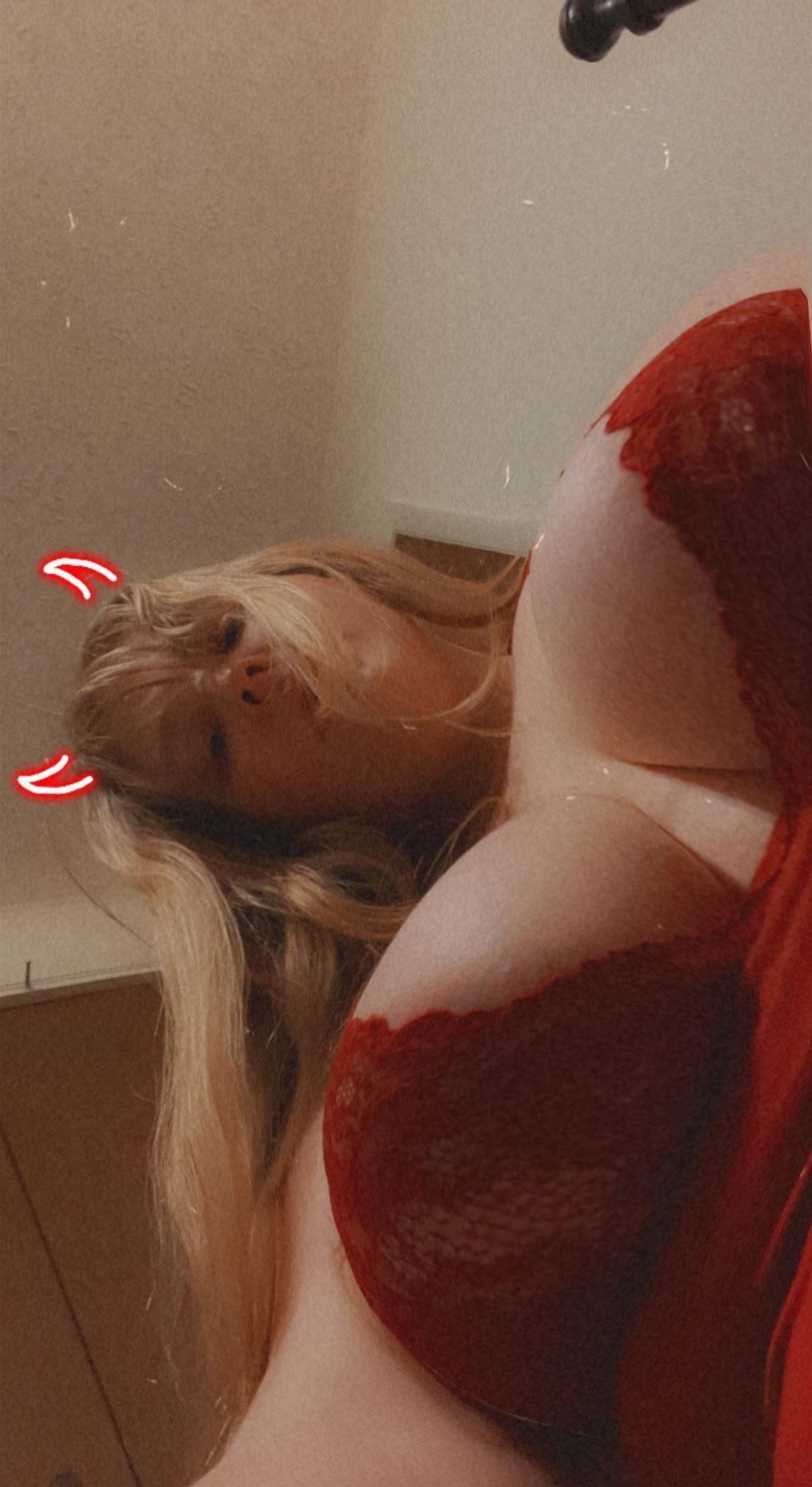 ✨Goldie✨ profile image