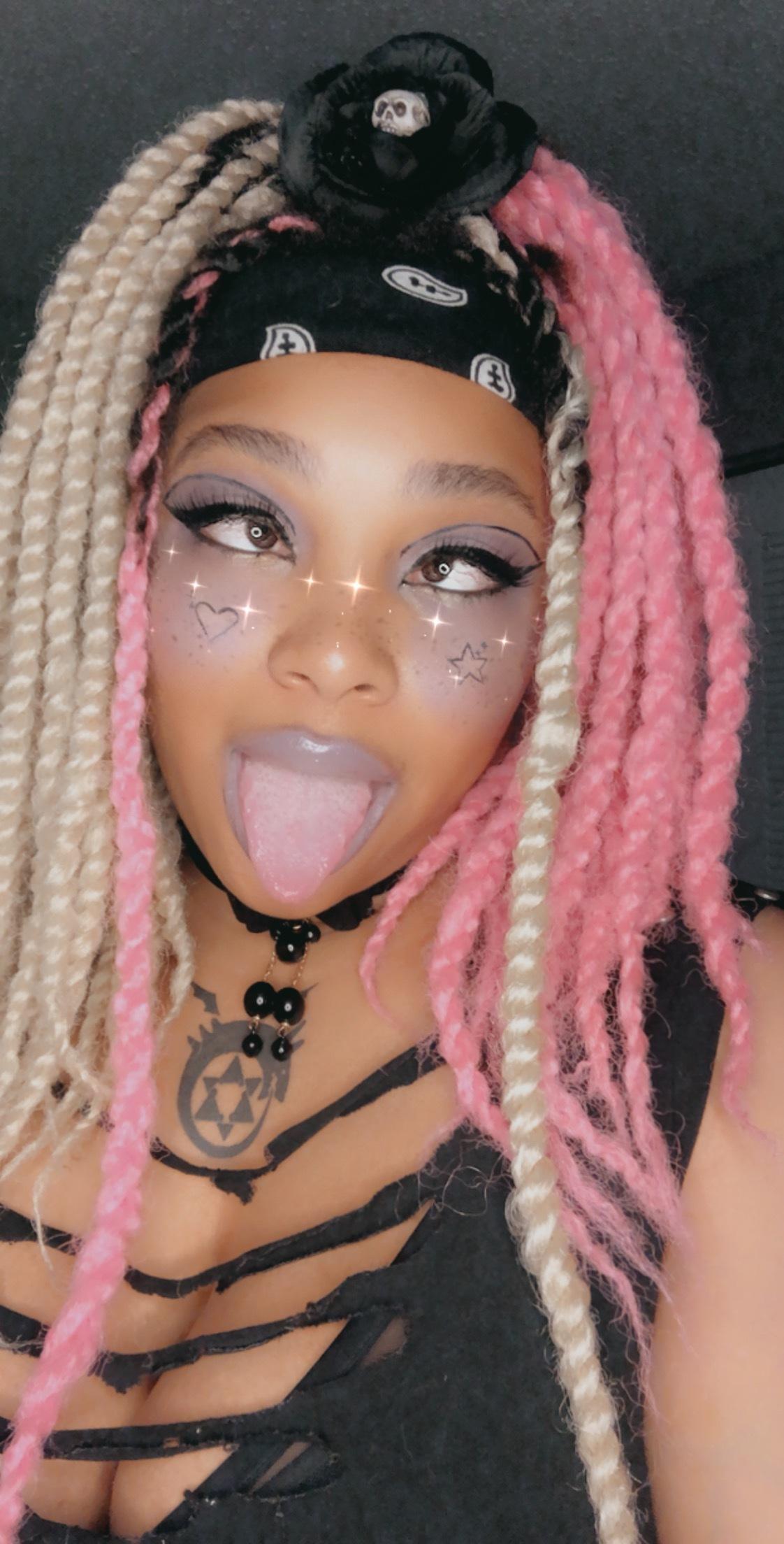 irl anime girl profile image